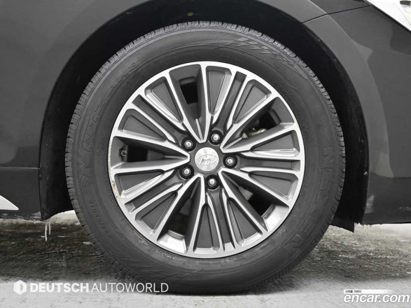 Main__Slider__Photo:Grandeur Hyundai 2019.9-4