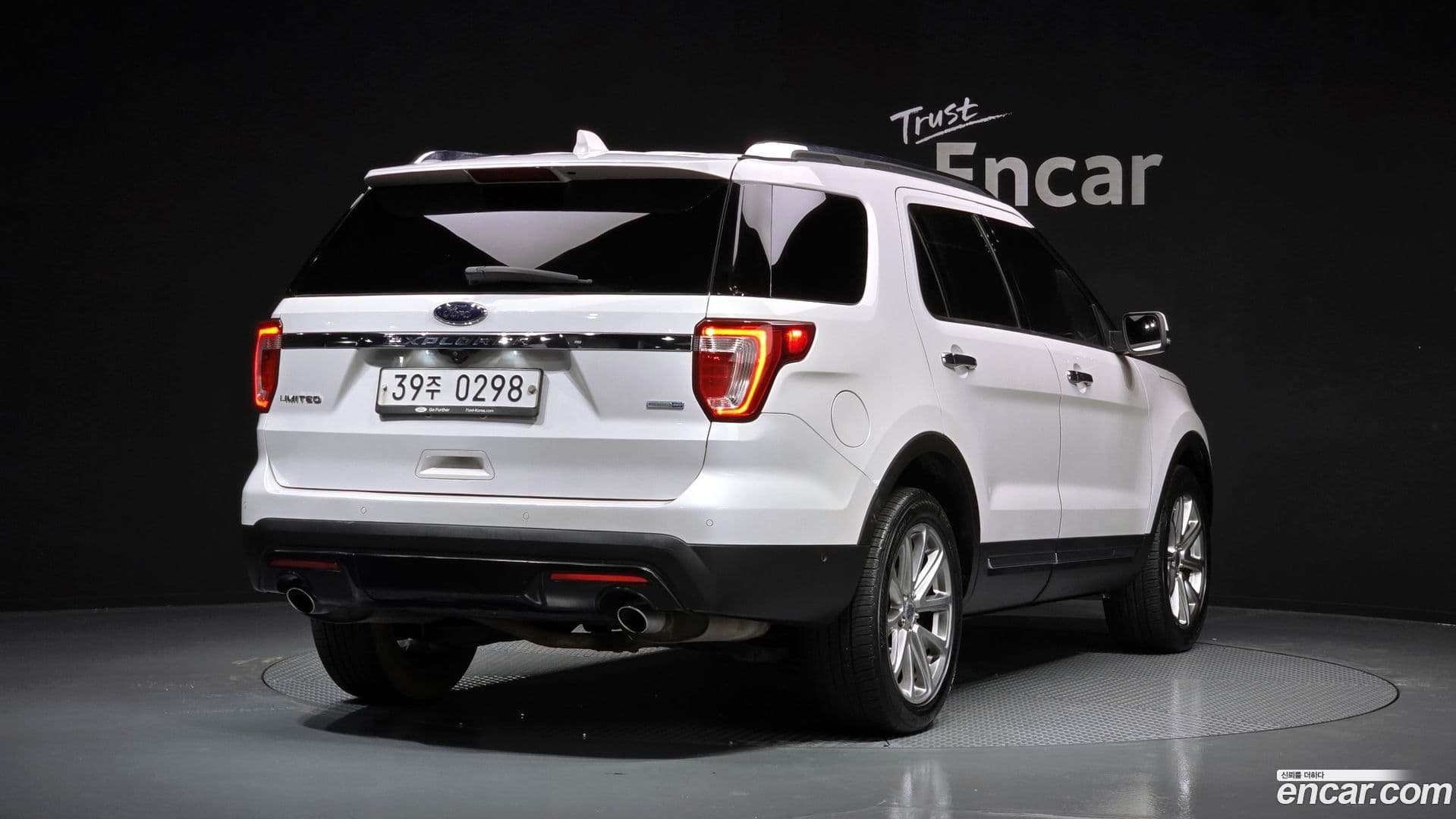 Main__Slider__Photo:Explorer Ford 2016.0-1