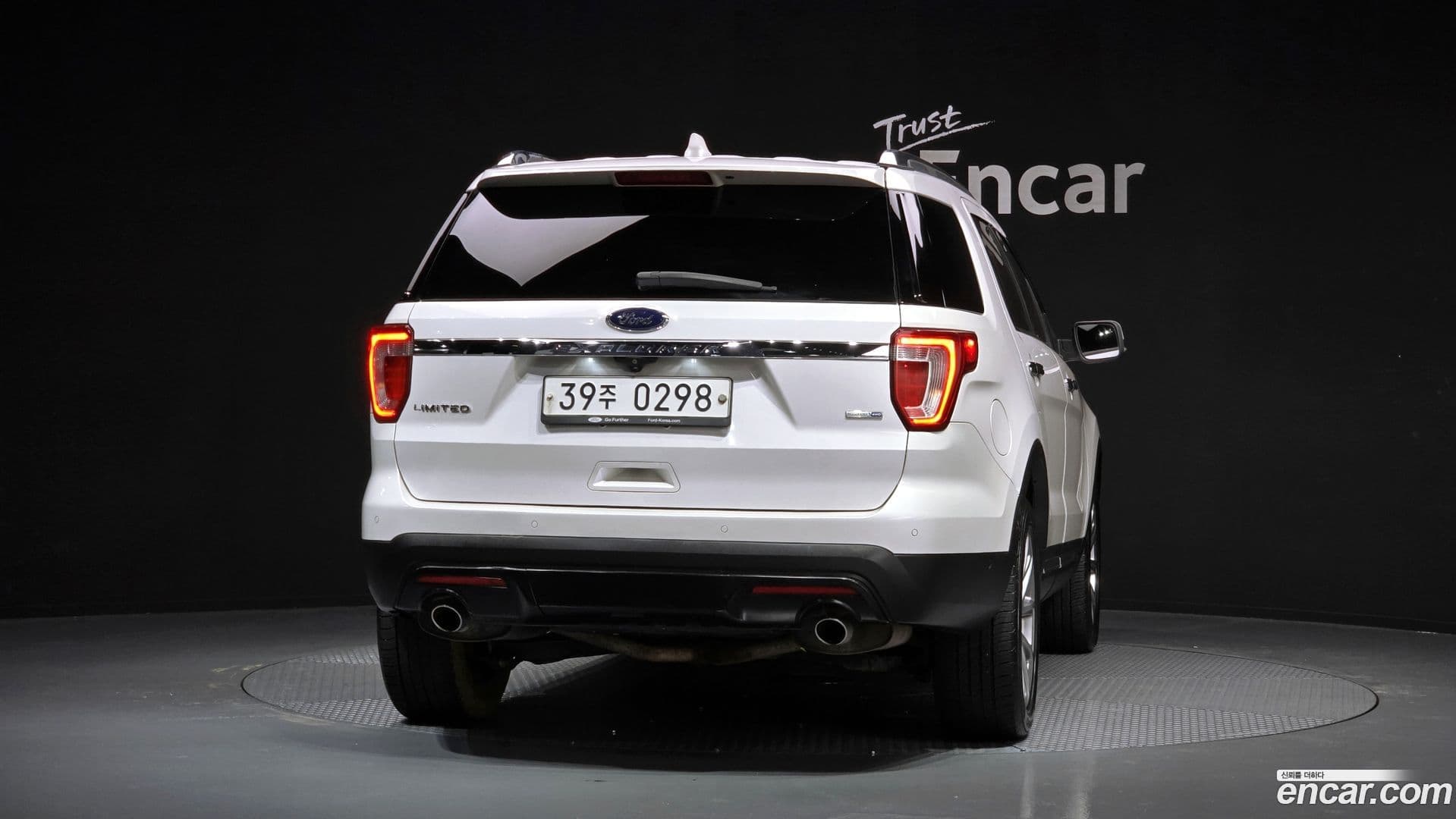 Main__Slider__Photo:Explorer Ford 2016.0-3