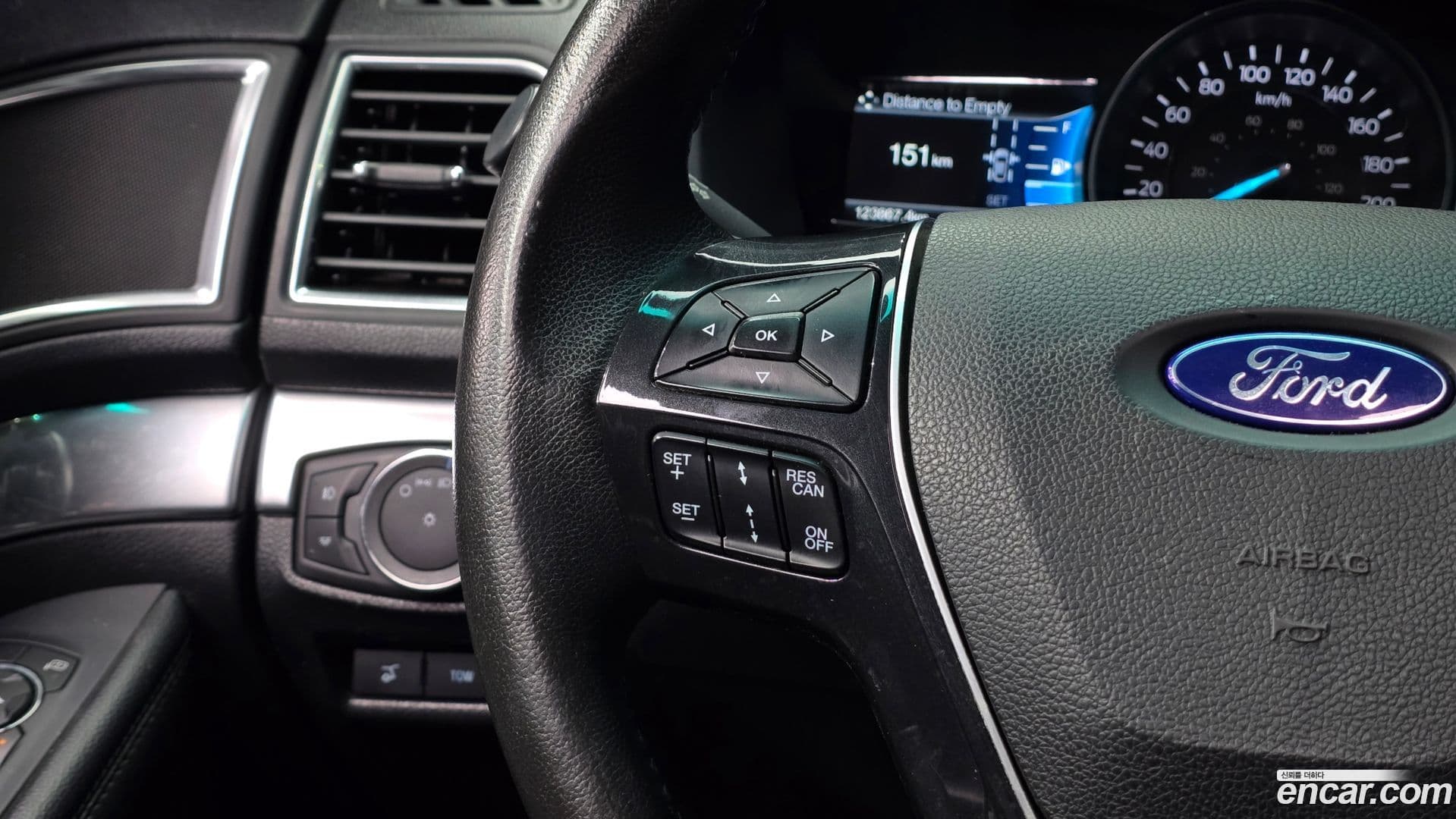 Main__Slider__Photo:Explorer Ford 2016.0-13