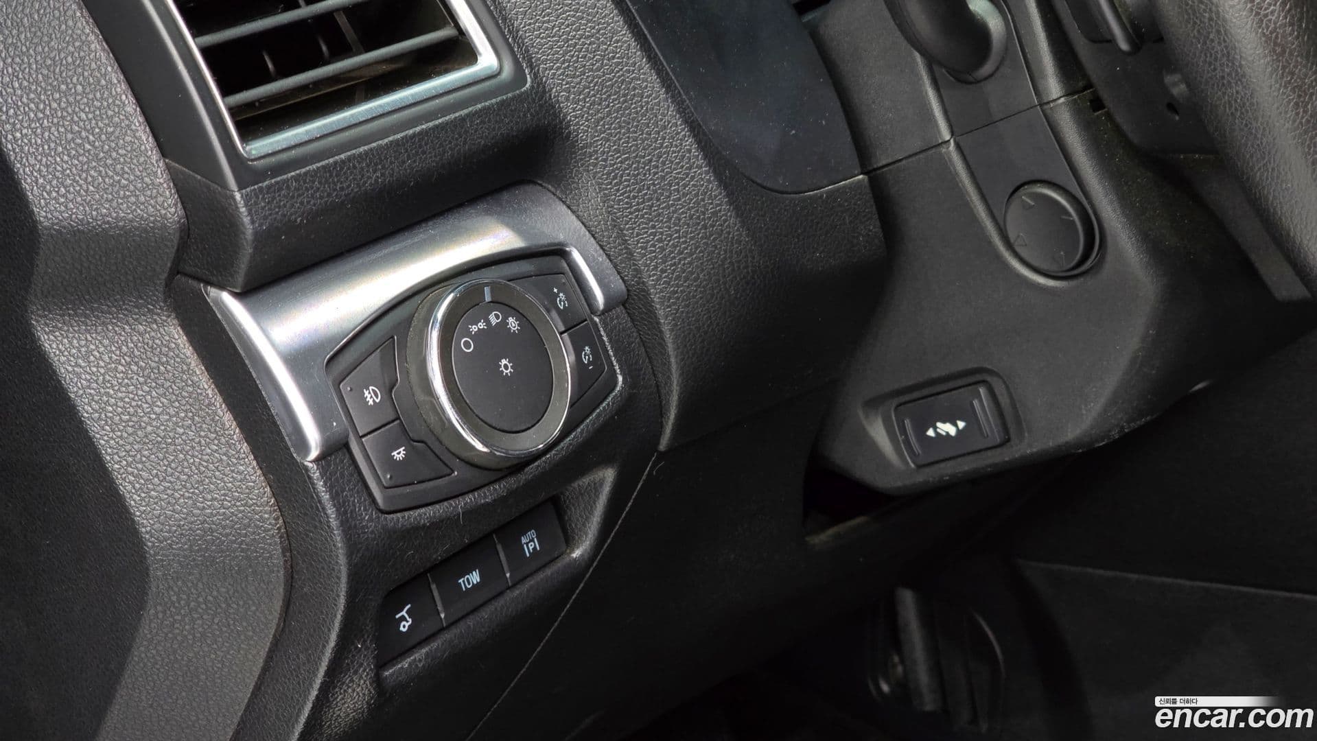 Main__Slider__Photo:Explorer Ford 2016.0-19