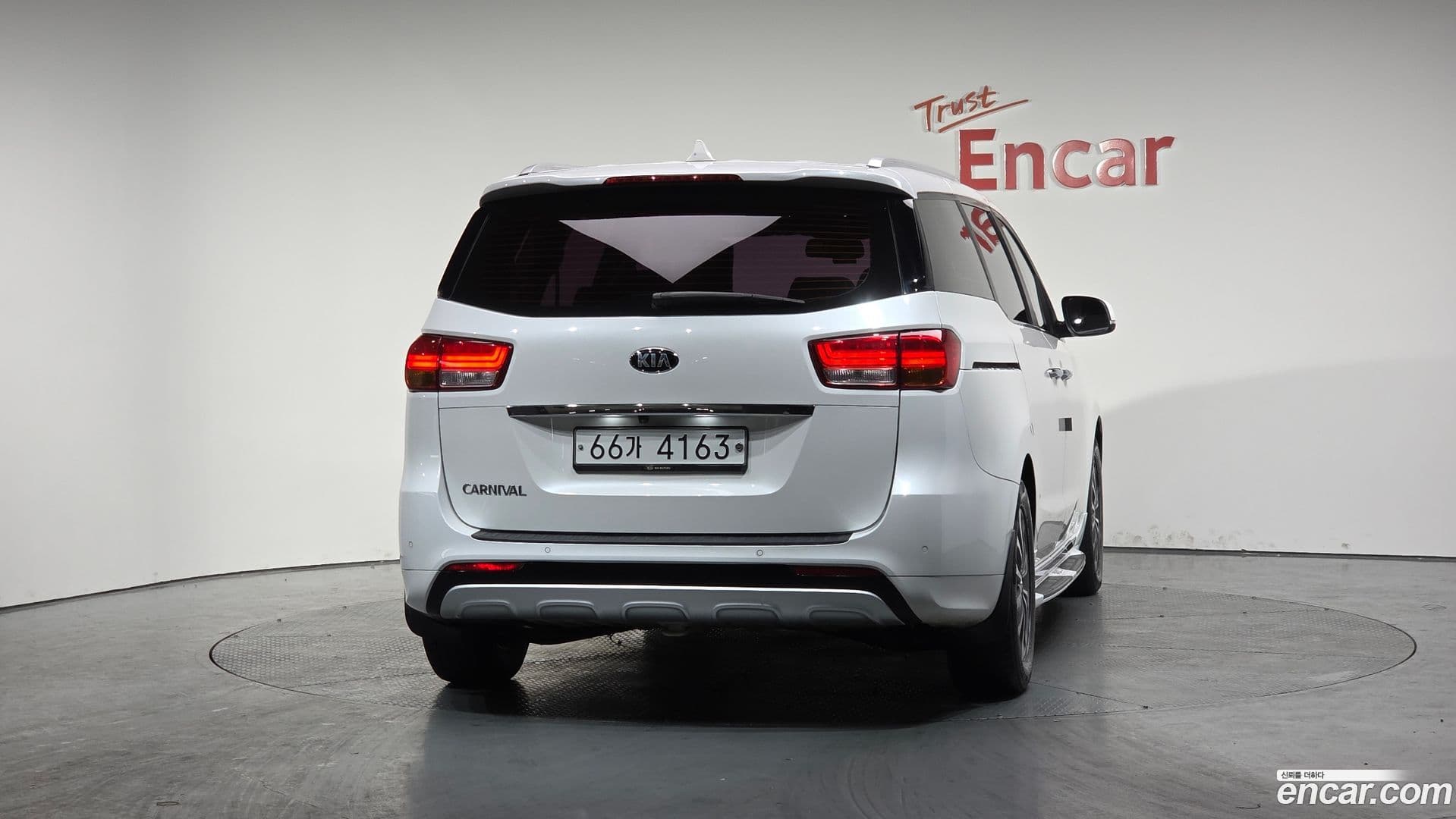 Main__Slider__Photo:Canival Kia 2017.4-3