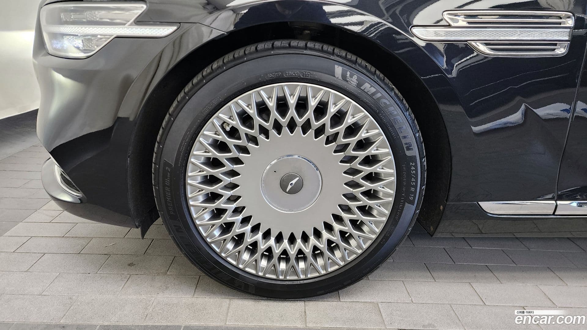 Main__Slider__Photo:G90 Genesis 2020.10-4