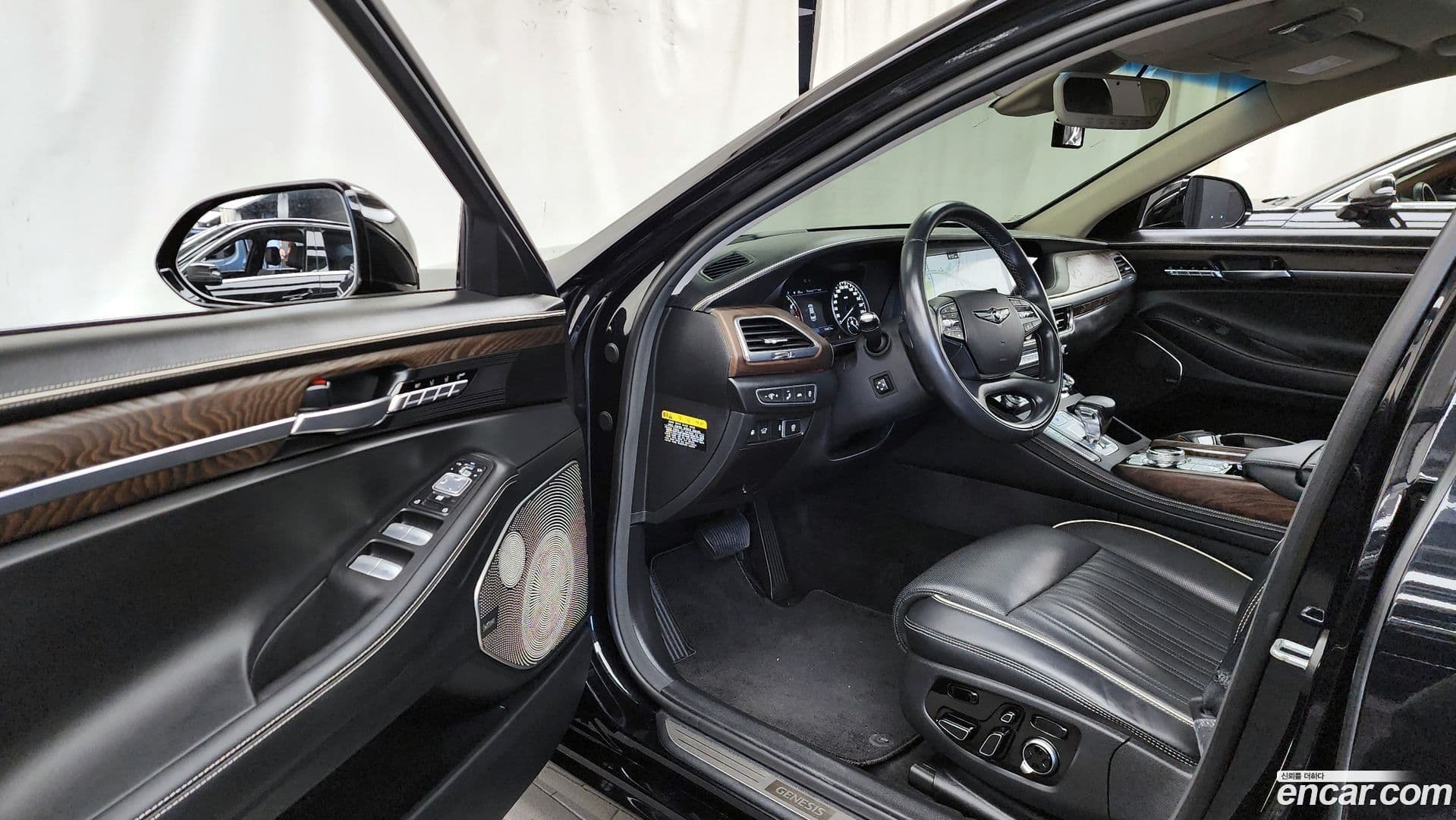 Main__Slider__Photo:G90 Genesis 2020.10-9