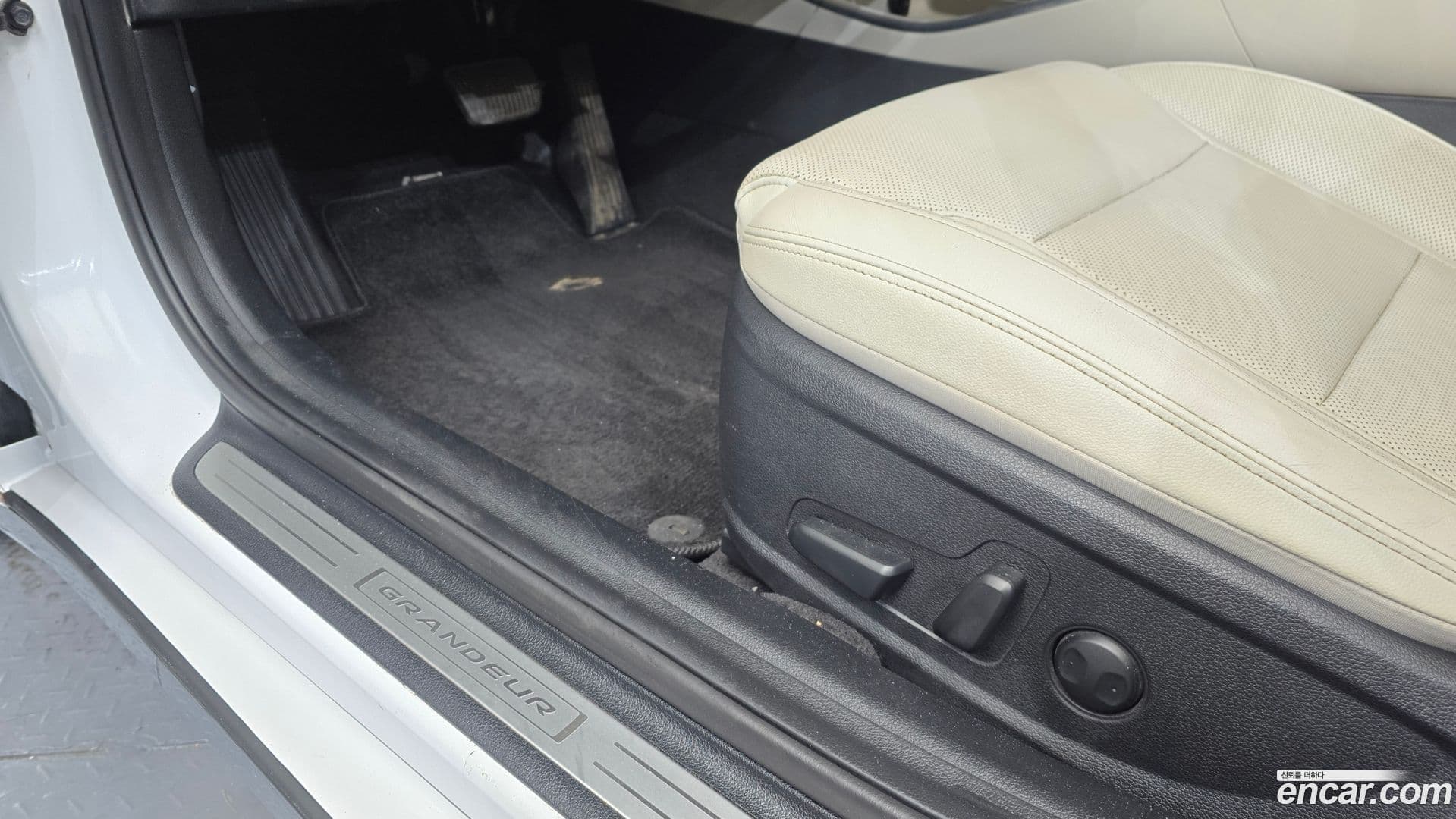 Main__Slider__Photo:Grandeur Hyundai 2021.10-17