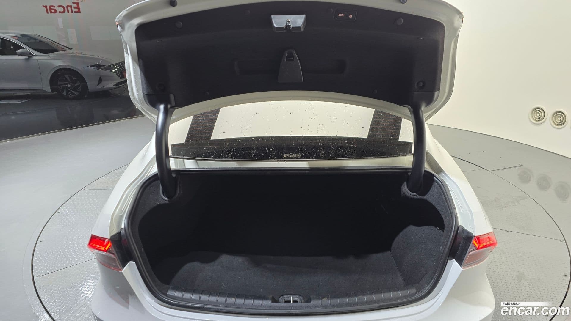 Main__Slider__Photo:Grandeur Hyundai 2021.10-19