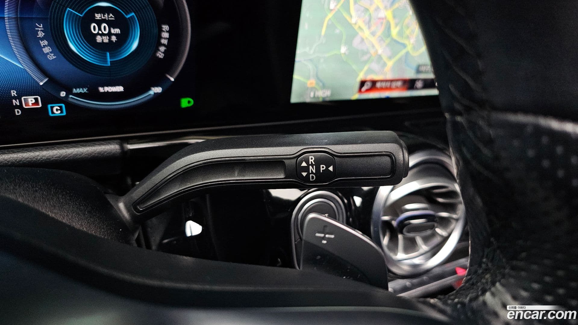 Main__Slider__Photo:EQA Mercedes-Benz 2022.10-8