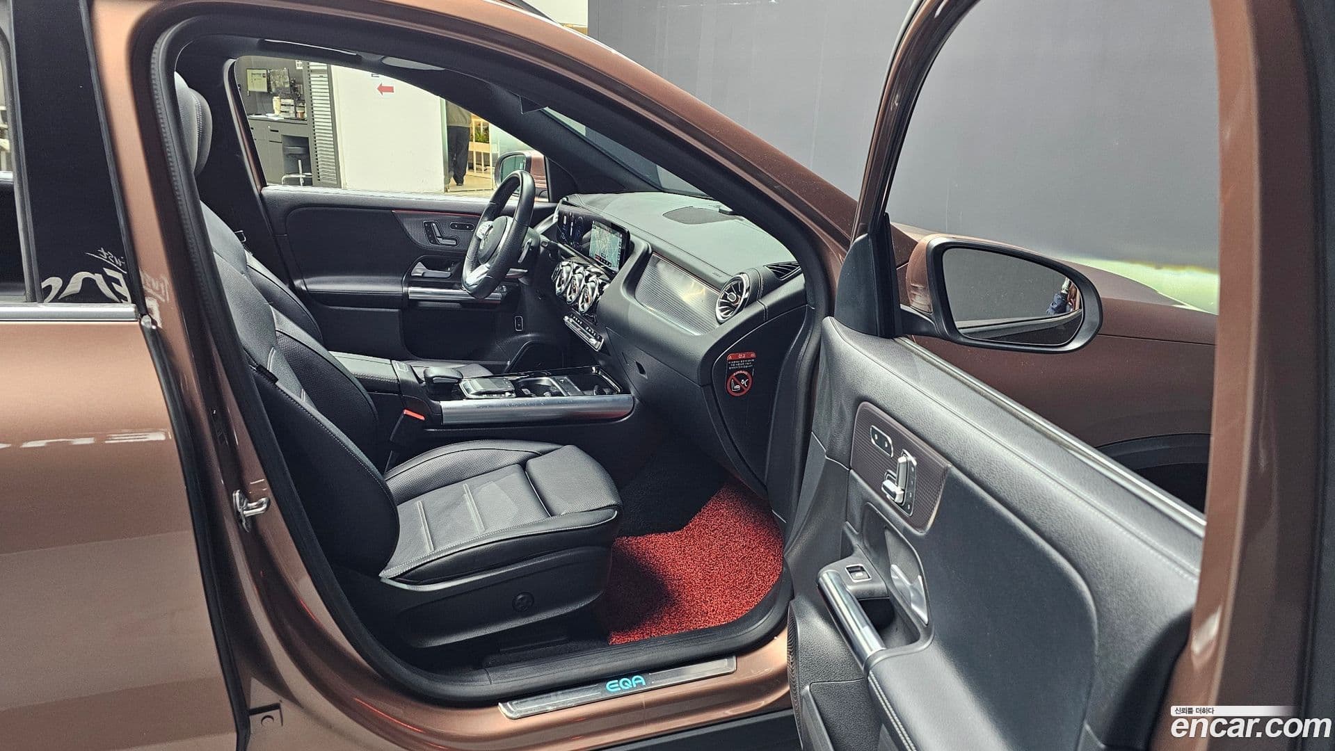 Main__Slider__Photo:EQA Mercedes-Benz 2022.10-9