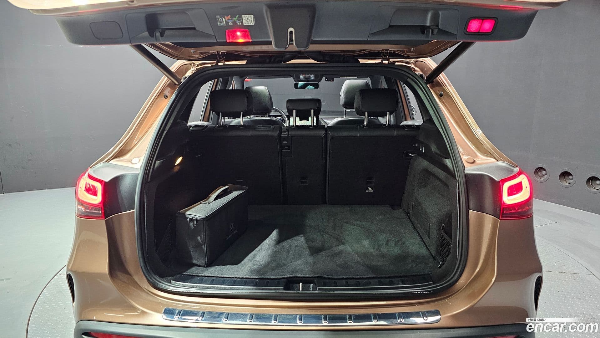 Main__Slider__Photo:EQA Mercedes-Benz 2022.10-19