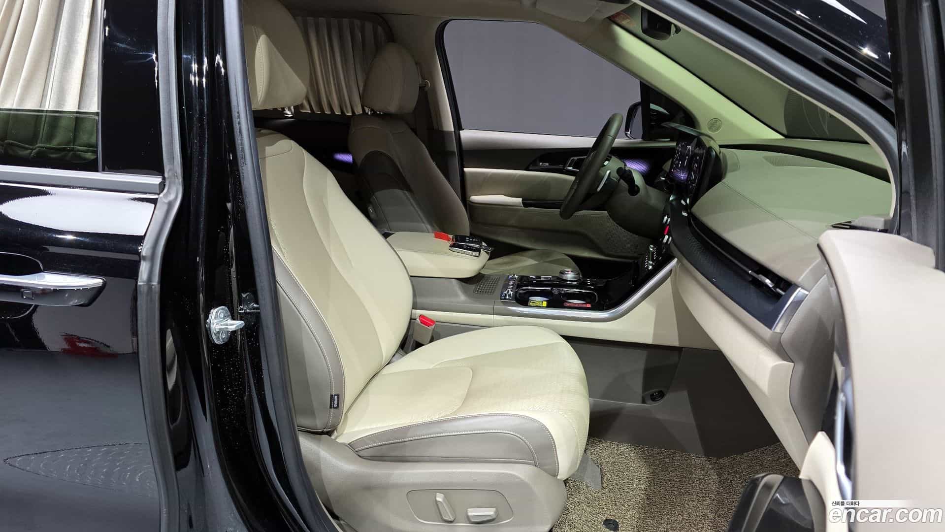 Canival Kia 2023.8-OPTION-015