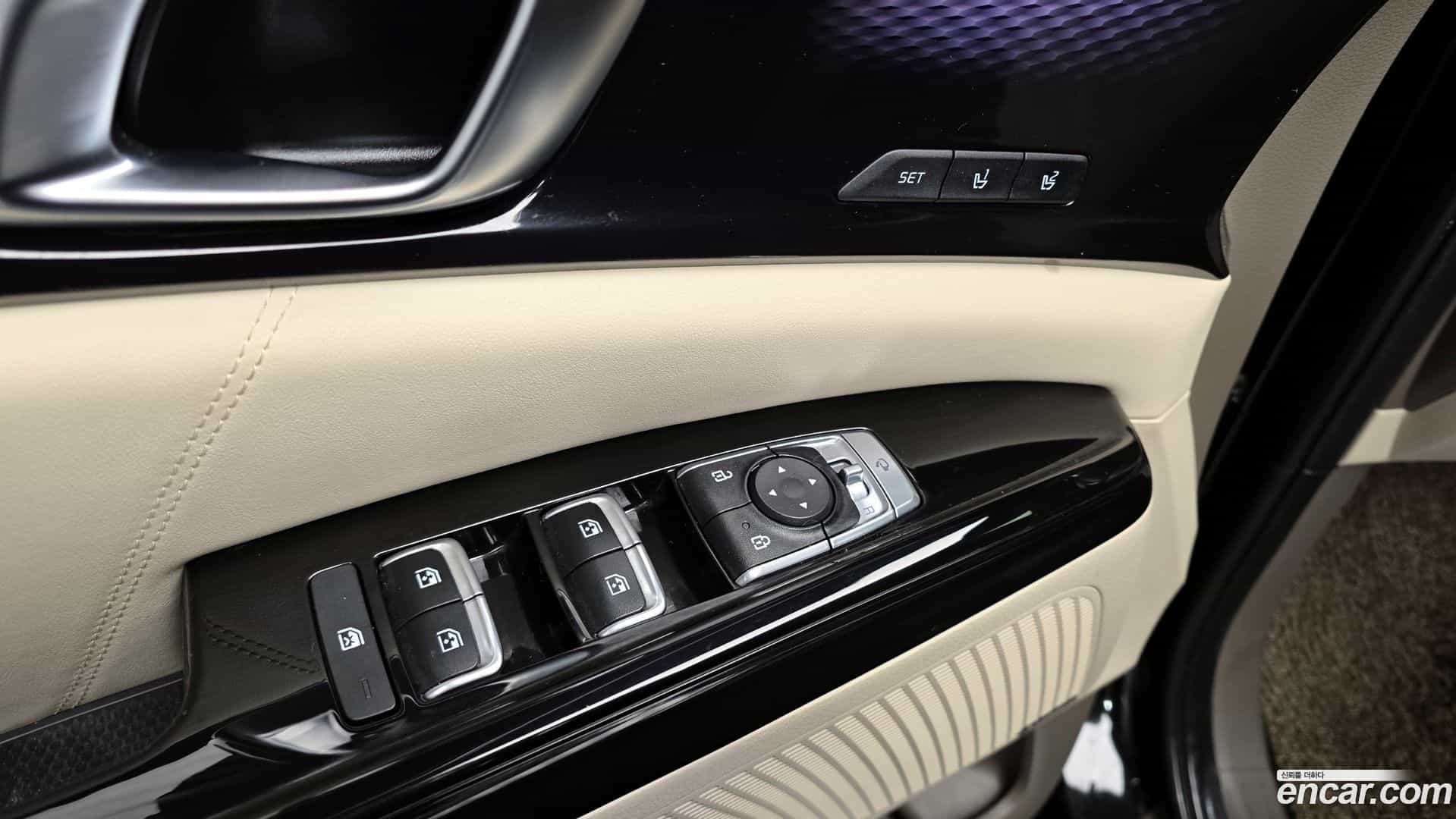 Canival Kia 2023.8-OPTION-018