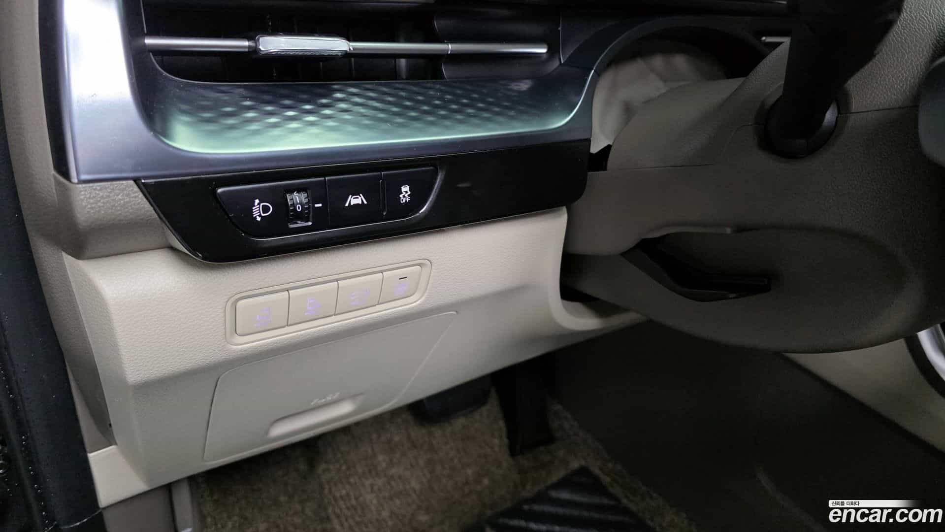 Canival Kia 2023.8-OPTION-019