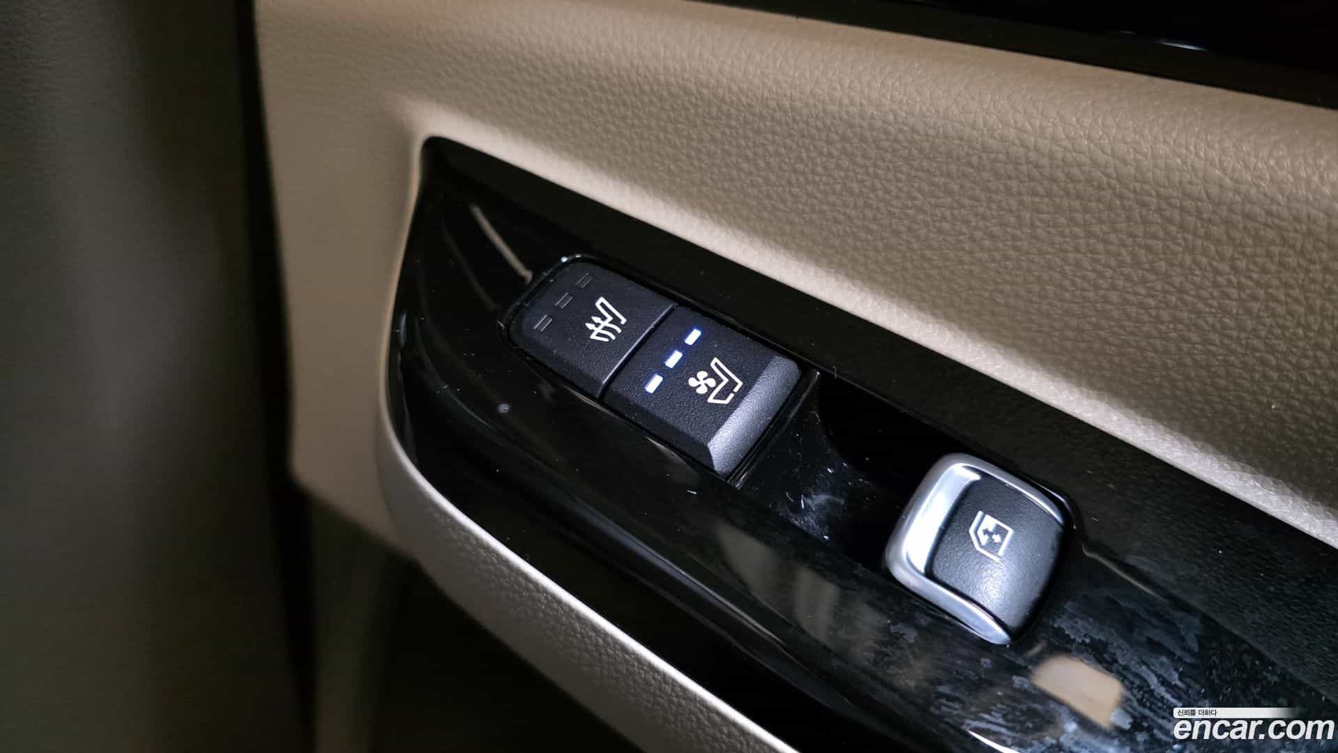 Canival Kia 2023.8-OPTION-023