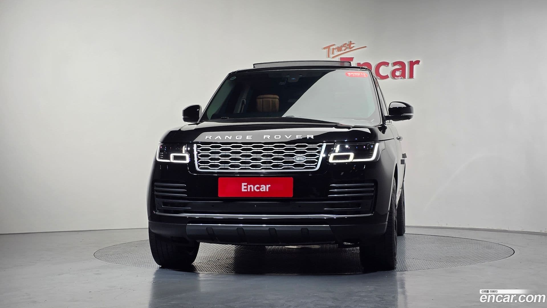 Main__Slider__Photo:Range Rover Land Rover 2020.4-2