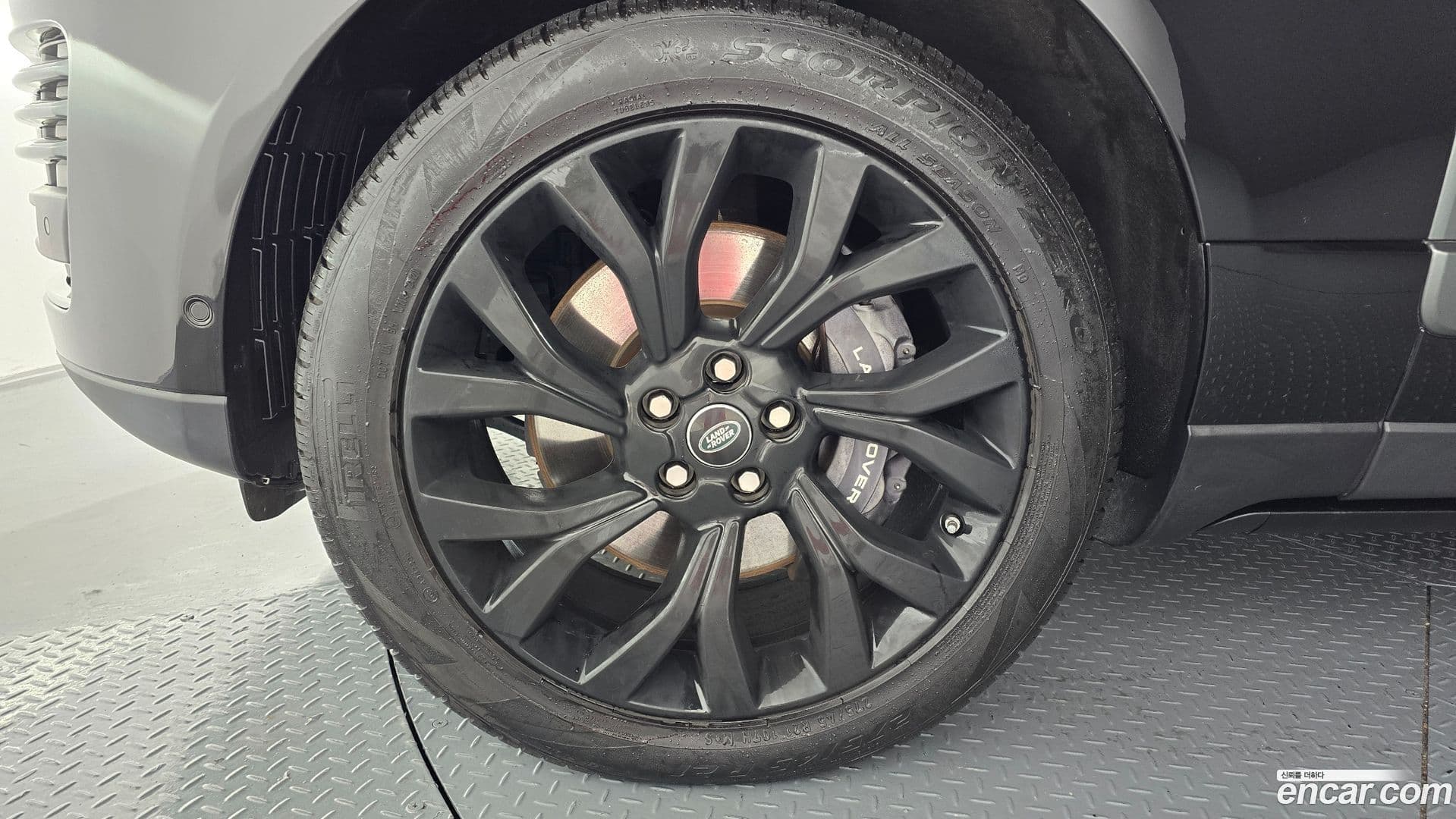 Main__Slider__Photo:Range Rover Land Rover 2020.4-4