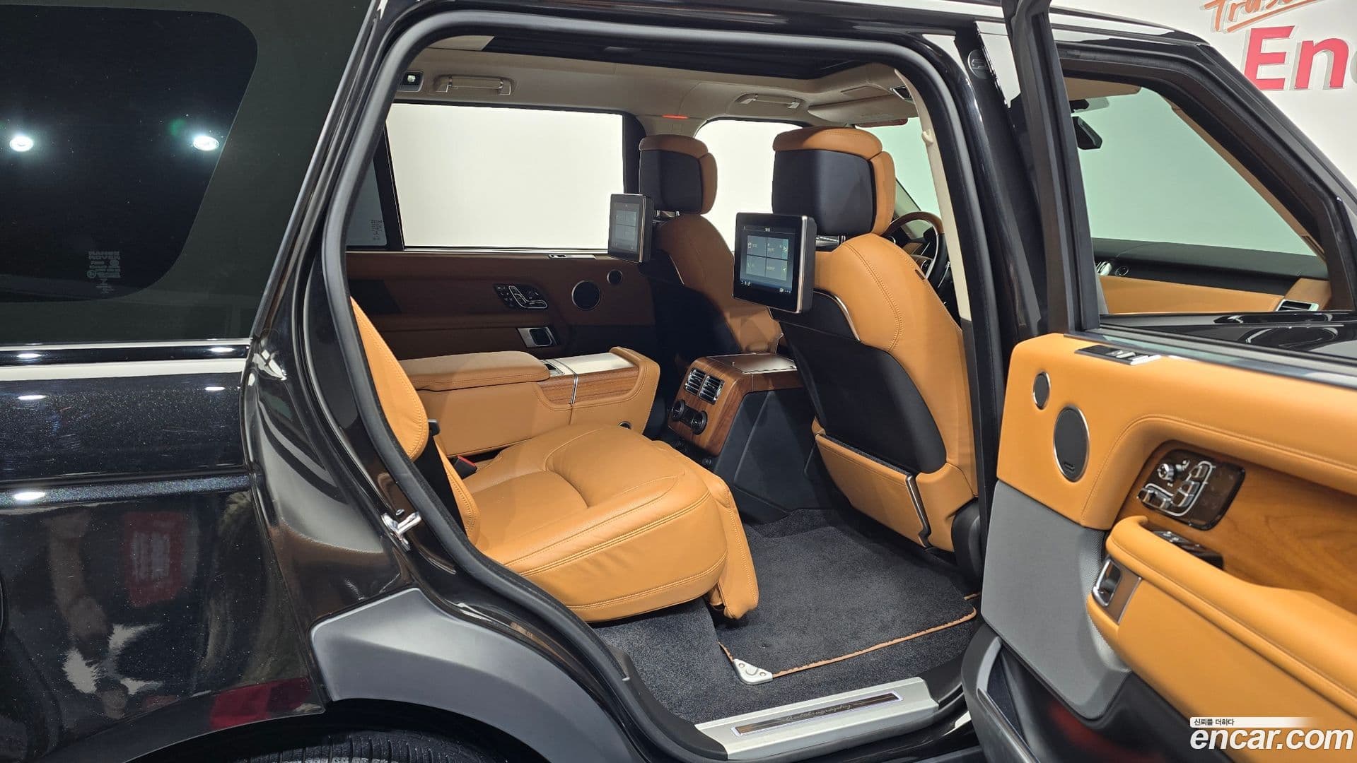 Main__Slider__Photo:Range Rover Land Rover 2020.4-11
