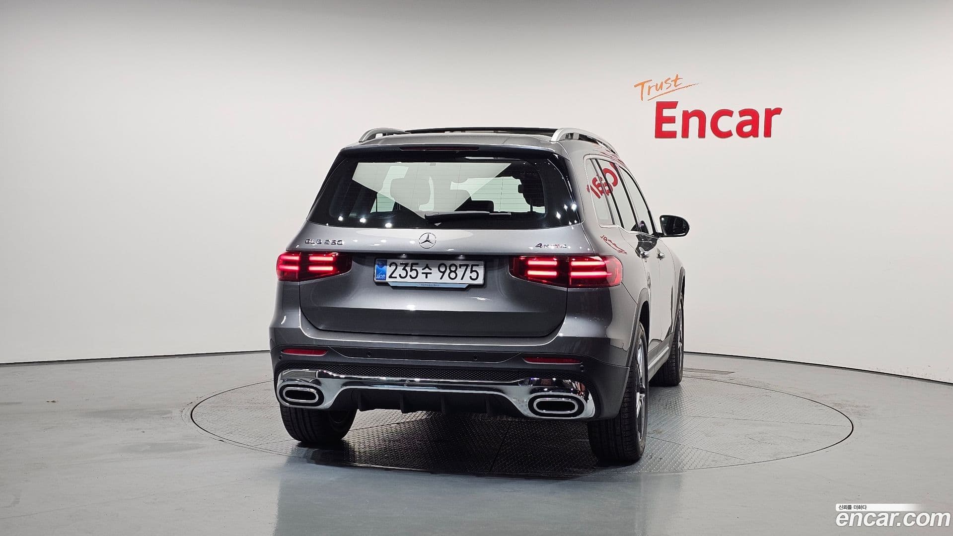 Main__Slider__Photo:GLB-Class Mercedes-Benz 2025.4-3