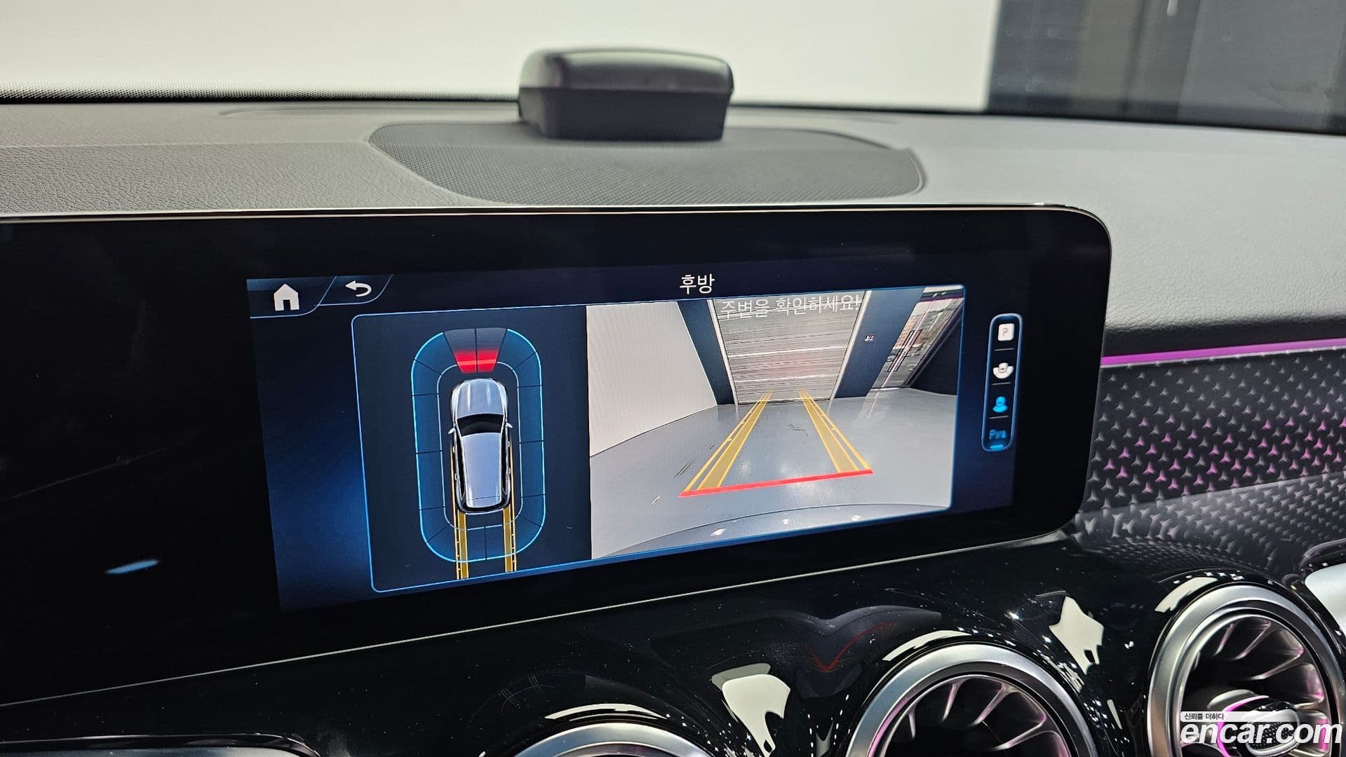 Main__Slider__Photo:GLB-Class Mercedes-Benz 2025.4-16