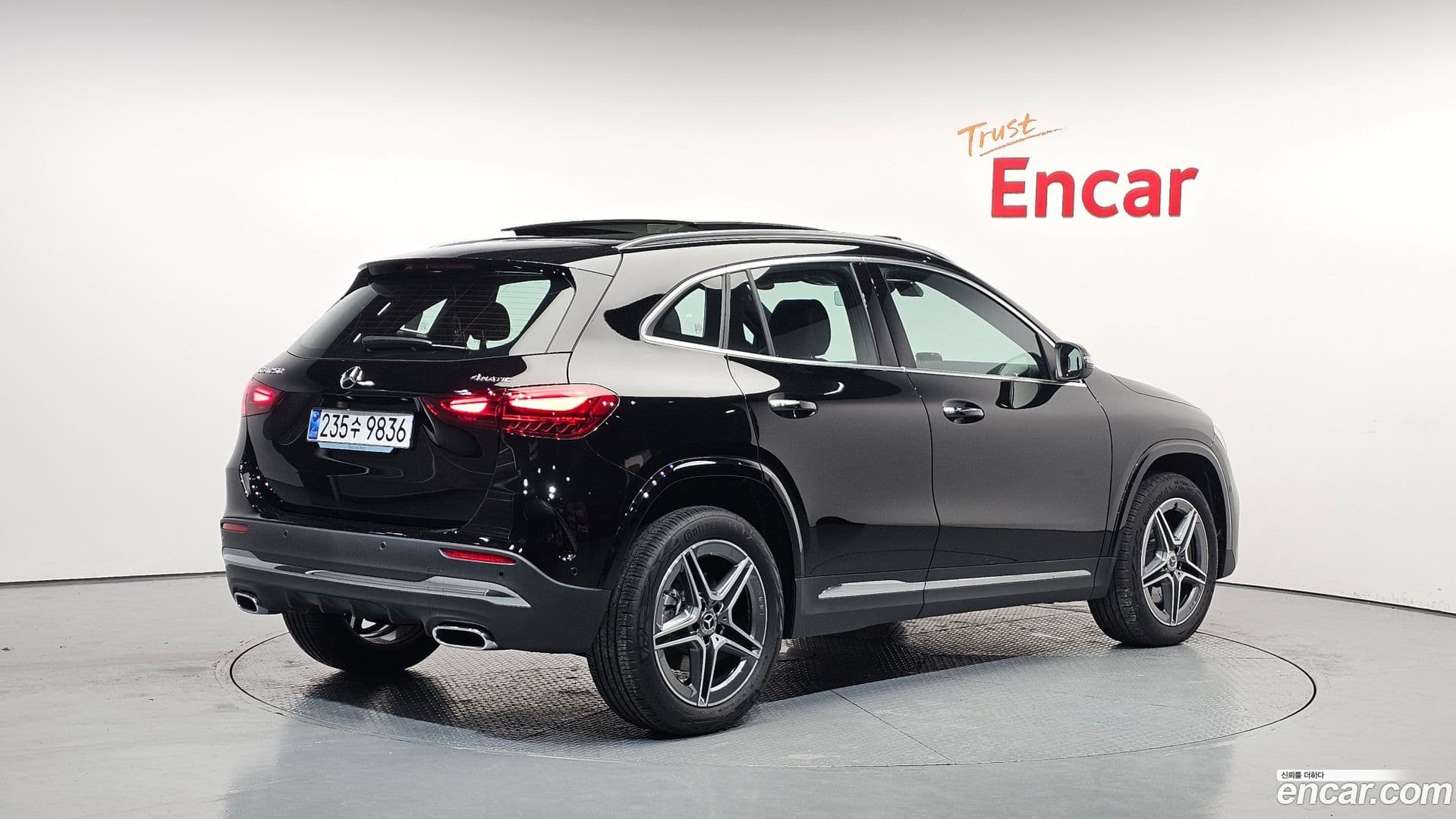 Main__Slider__Photo:GLA-Class Mercedes-Benz 2025.4-1