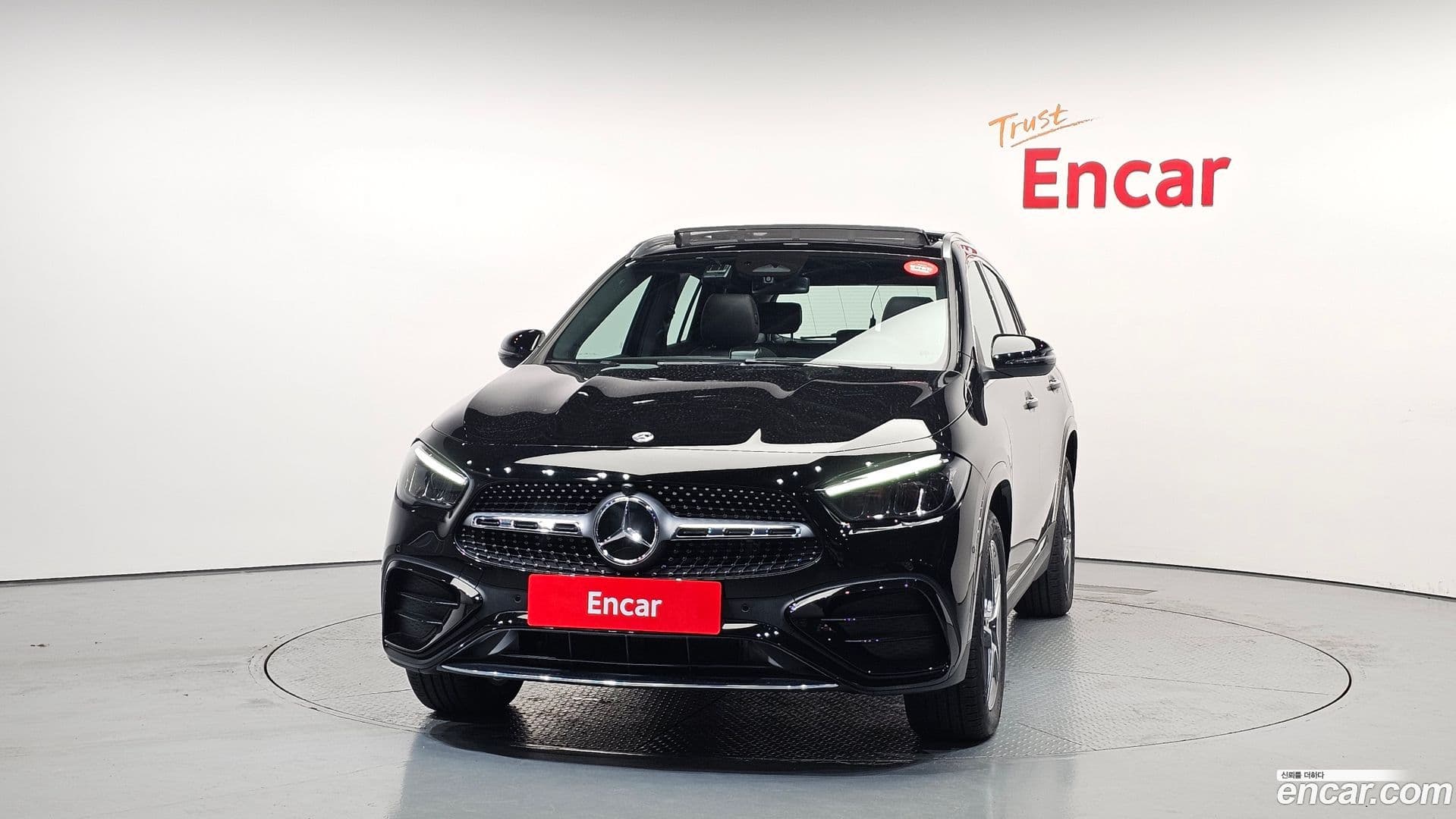 Main__Slider__Photo:GLA-Class Mercedes-Benz 2025.4-2