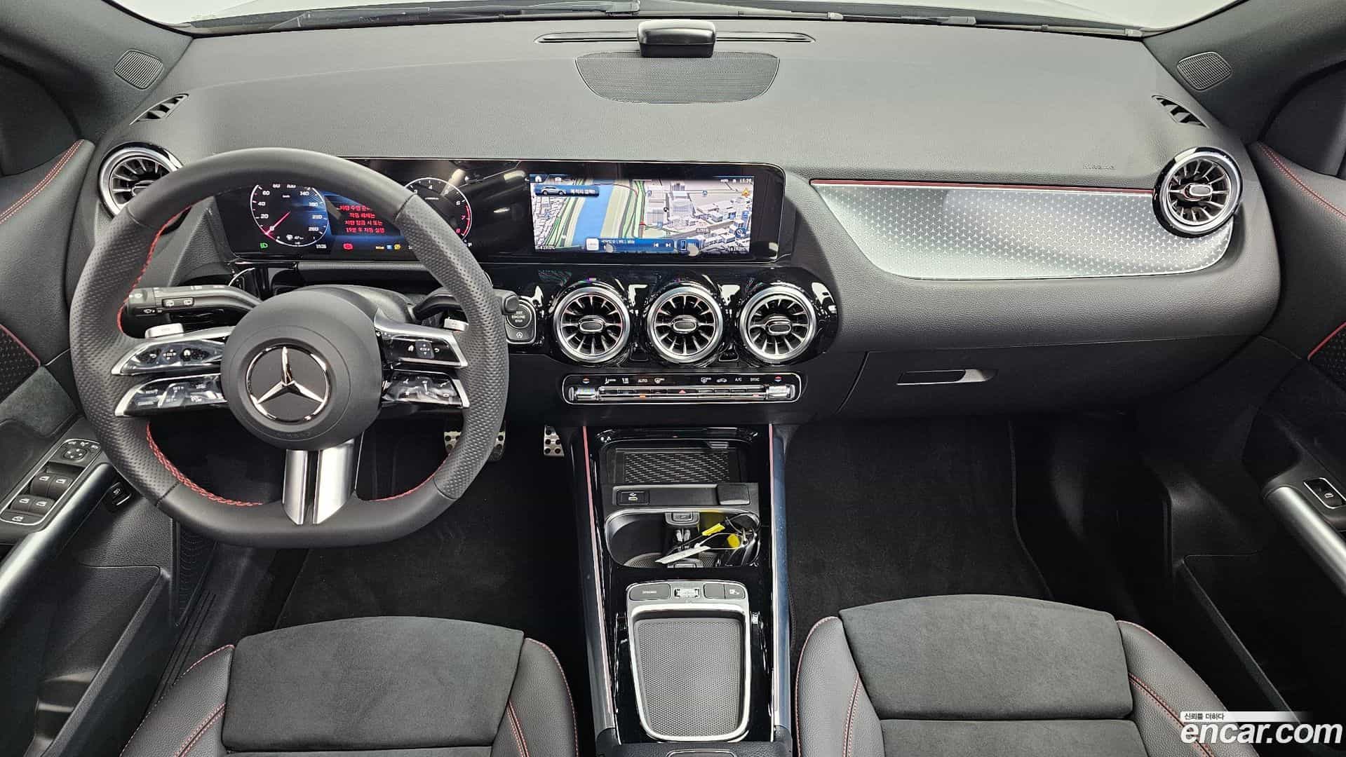 GLA-Class Mercedes-Benz 2025.4-INNER-007