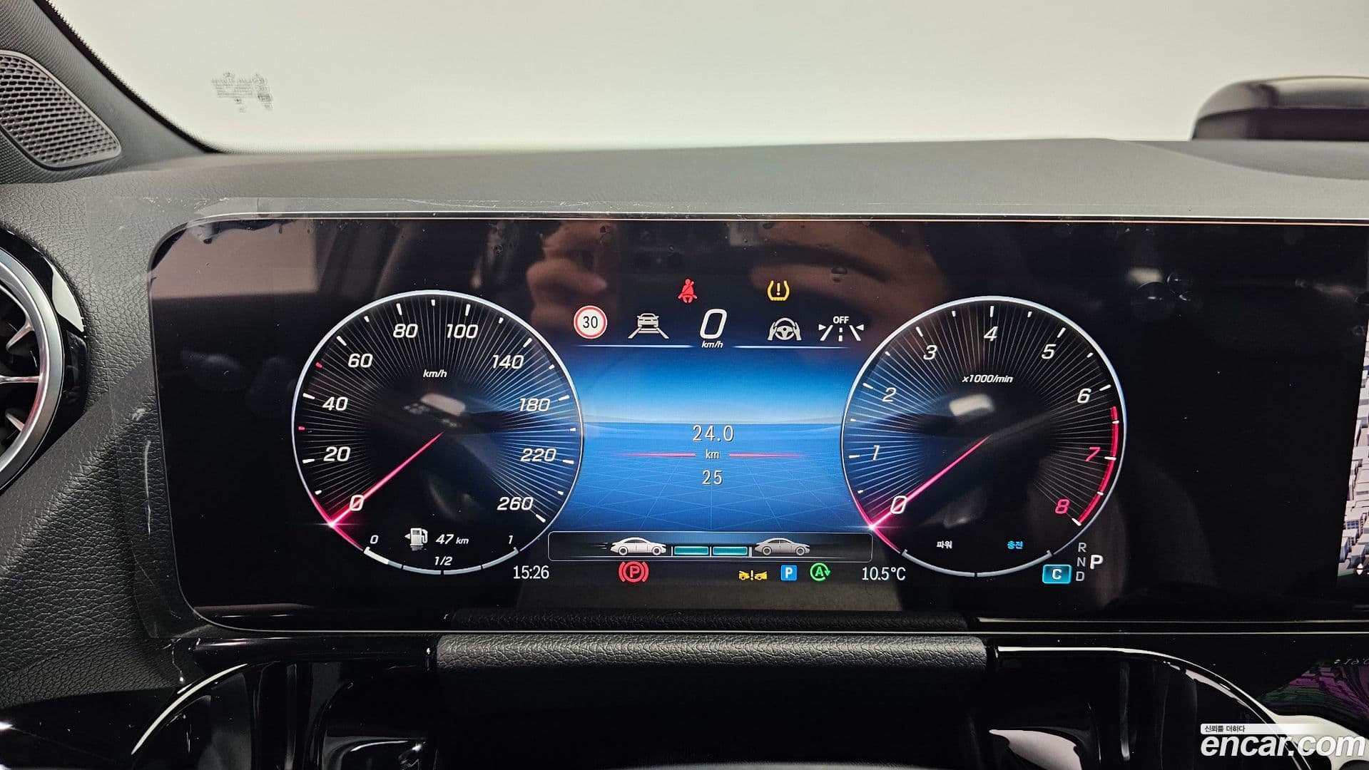 Main__Slider__Photo:GLA-Class Mercedes-Benz 2025.4-7