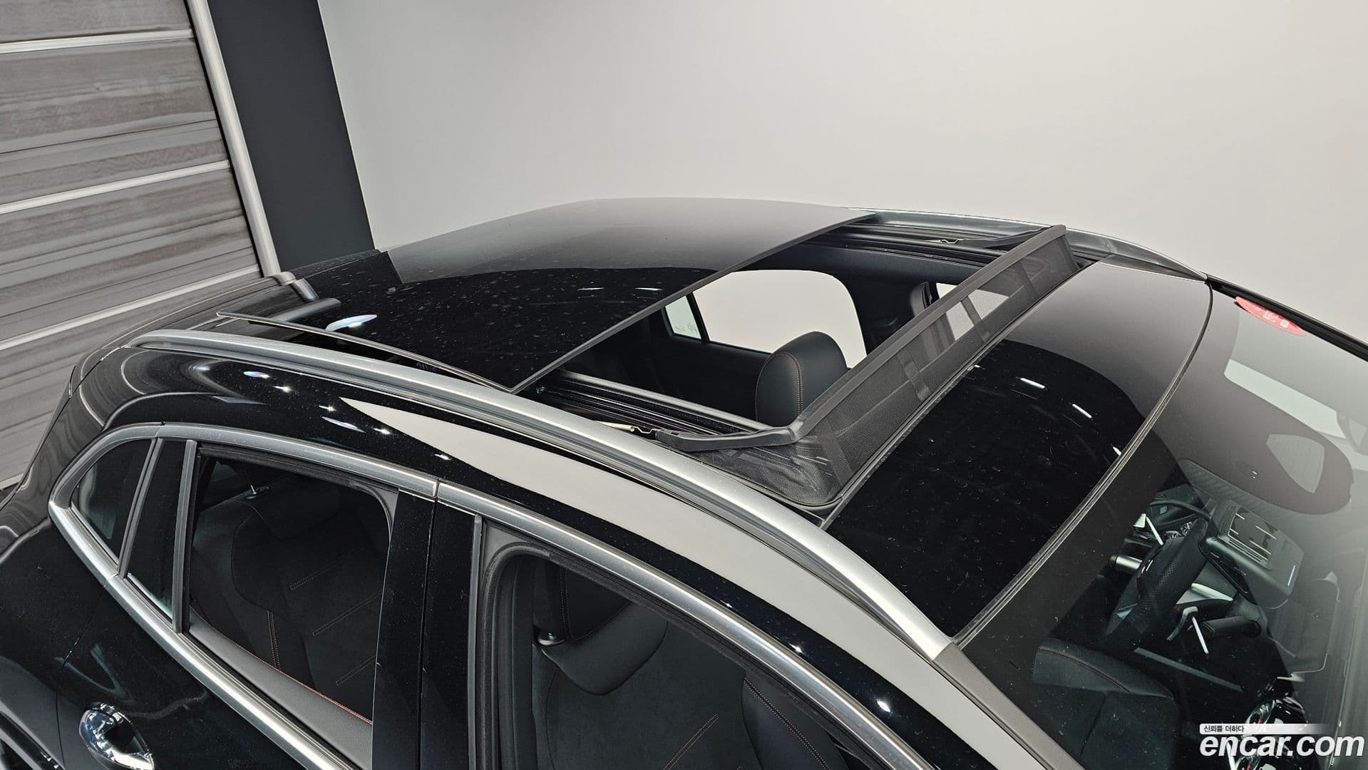 Main__Slider__Photo:GLA-Class Mercedes-Benz 2025.4-18