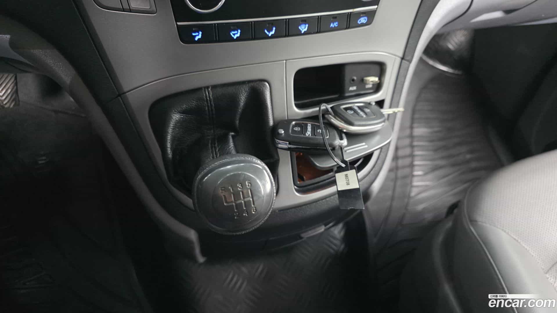 Starex Hyundai 2015.8-INNER-009