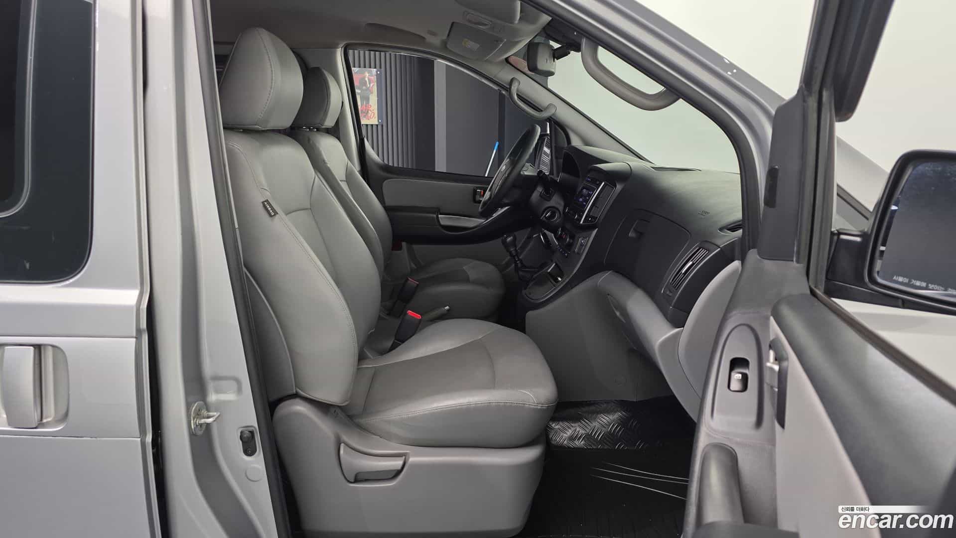 Starex Hyundai 2015.8-OPTION-015