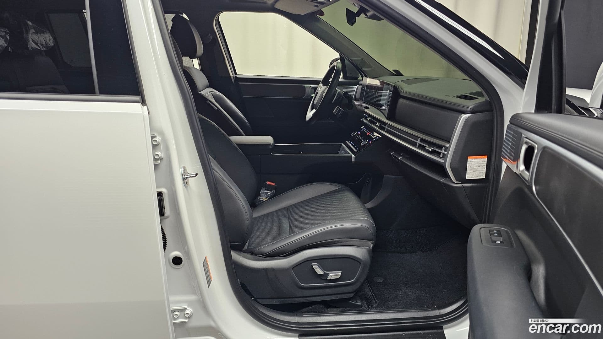 Main__Slider__Photo:Santafe Hyundai 2023.10-10