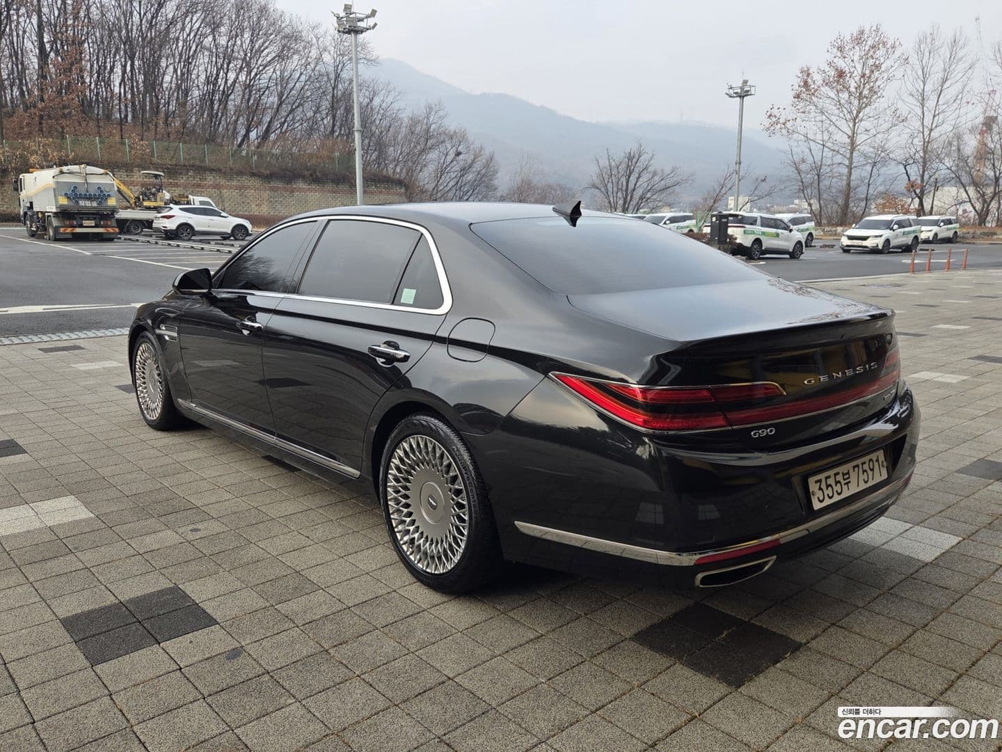 Main__Slider__Photo:G90 Genesis 2019.3-3