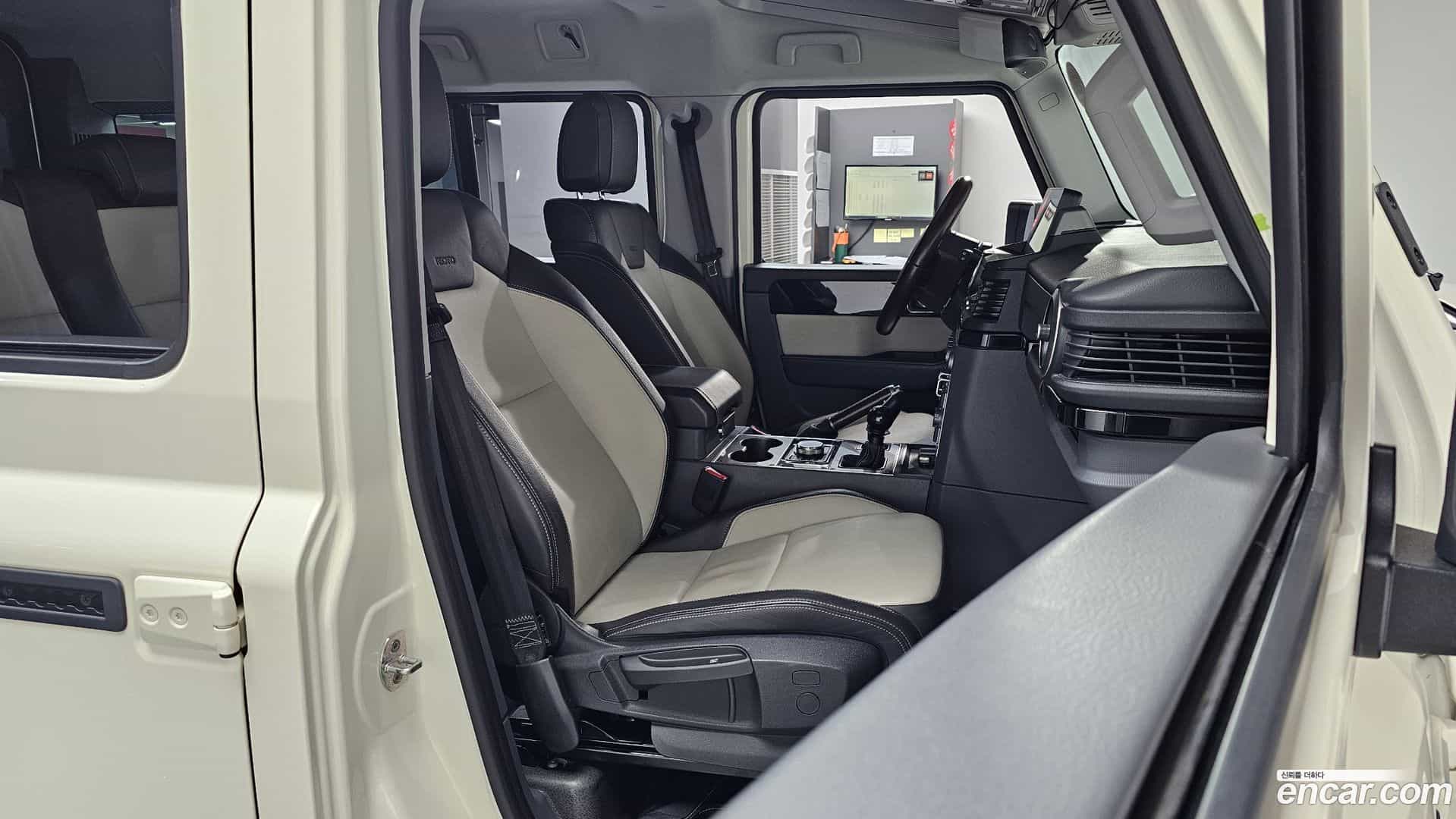 Grenadier Ineos 2024.5-INNER-010