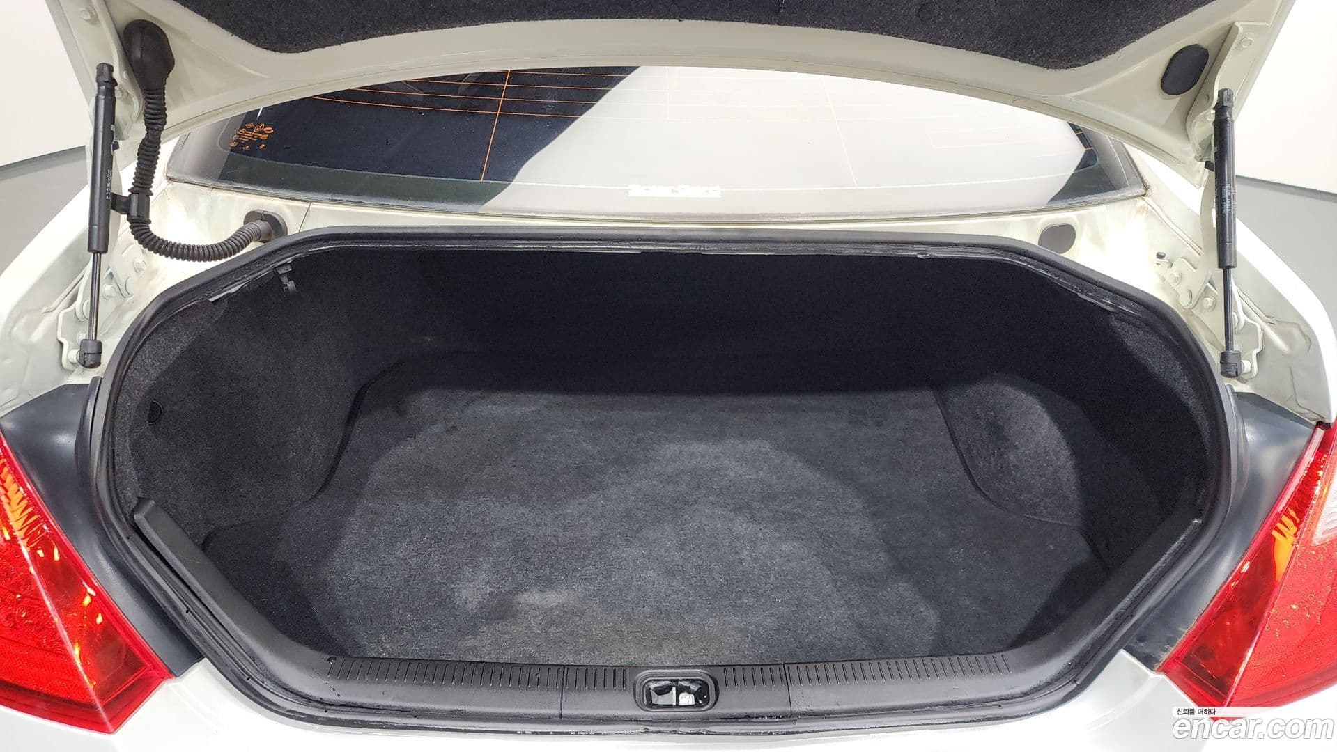 Main__Slider__Photo:SM7 Renault-KoreaSamsung 2010.3-19