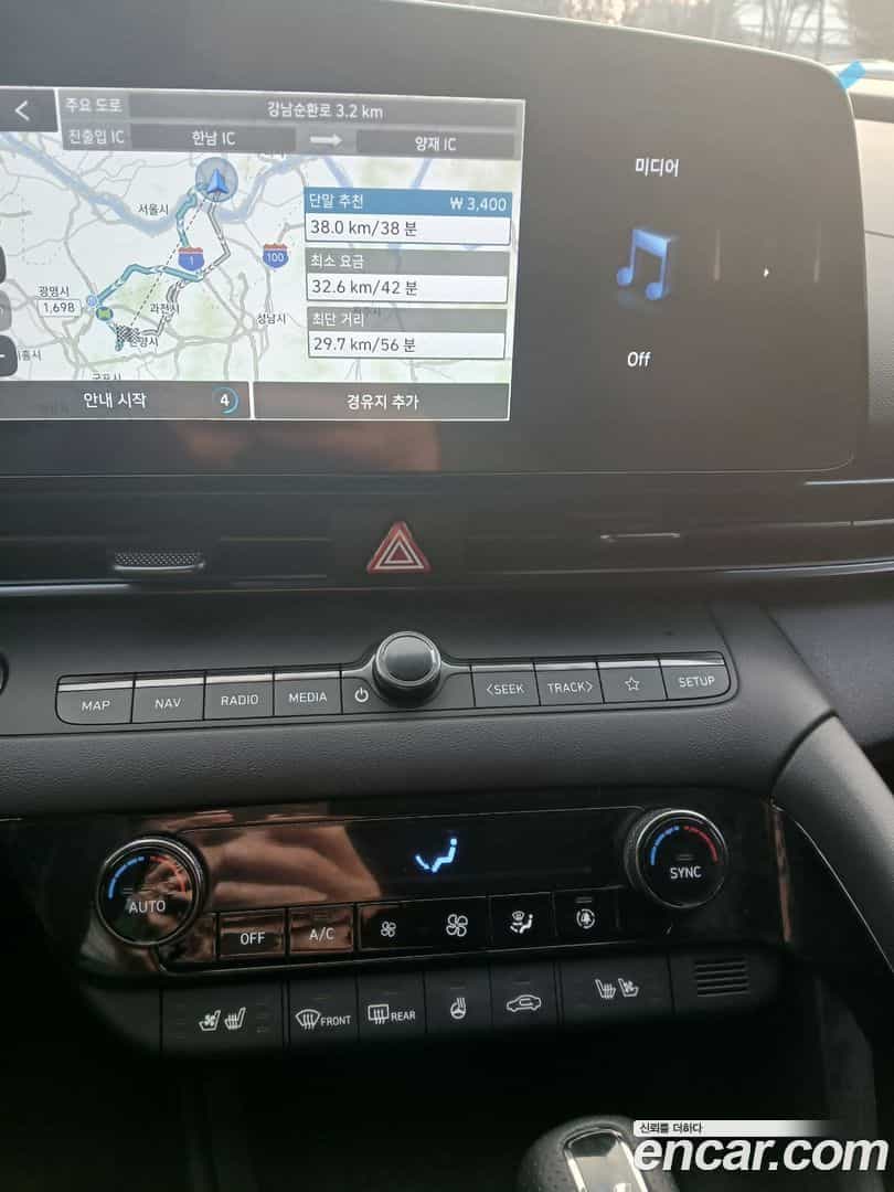 AVANTE Hyundai 2022.3-OPTION-017