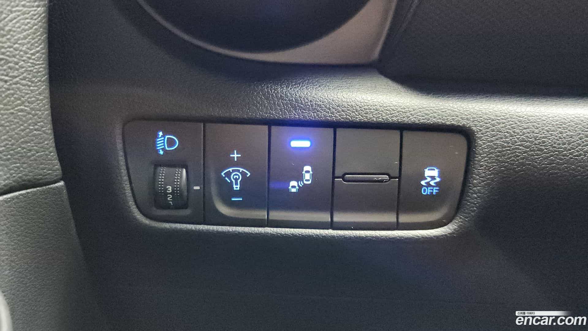 Kona Hyundai 2018.8-OPTION-021