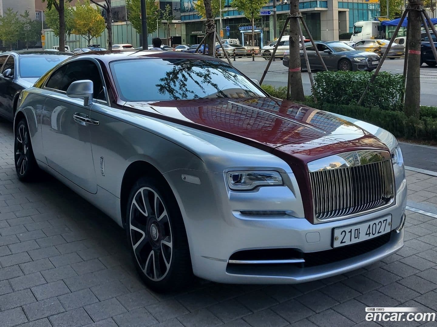 Main__Slider__Photo:Wraith Rolls-Royce 2019.3-2