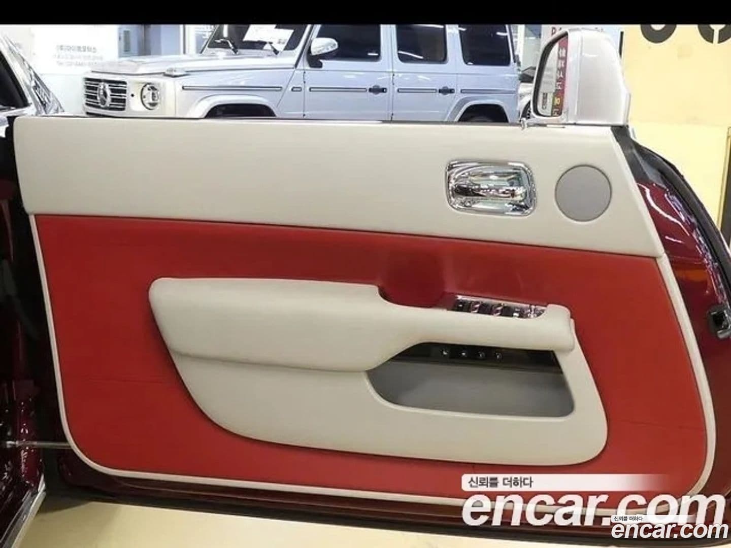 Main__Slider__Photo:Wraith Rolls-Royce 2019.3-12