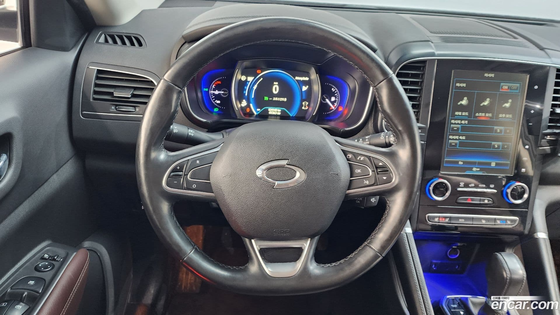 Main__Slider__Photo:QM6 Renault-KoreaSamsung 2019.5-12