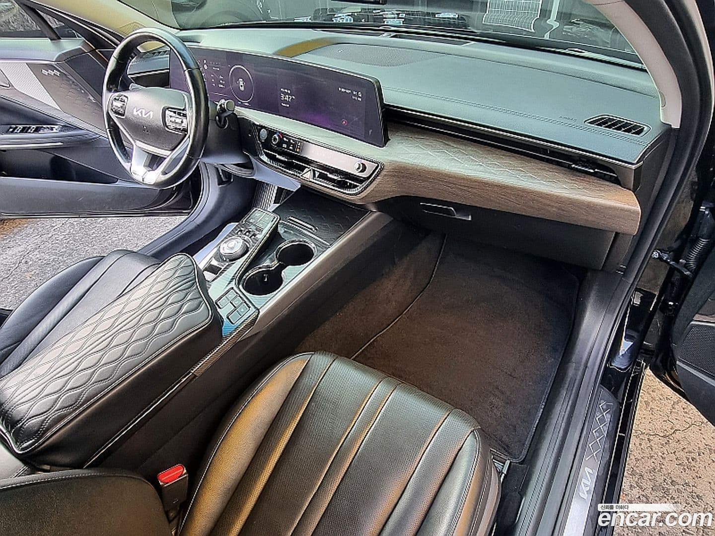 Main__Slider__Photo:K8 Kia 2021.10-6