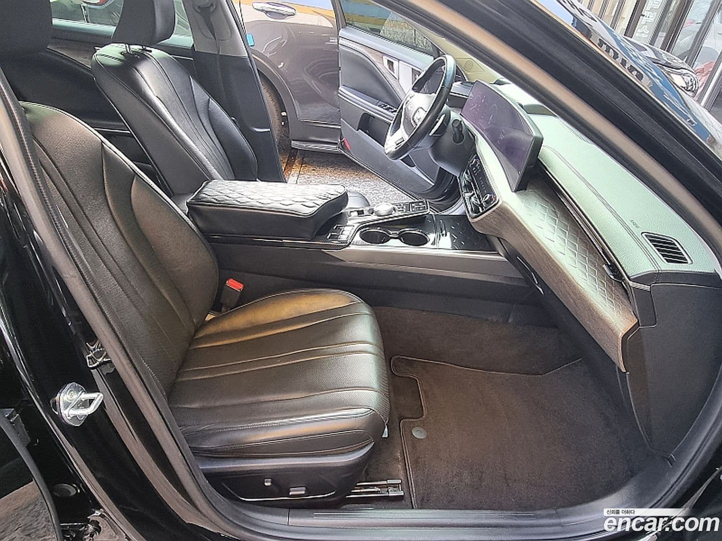 Main__Slider__Photo:K8 Kia 2021.10-18