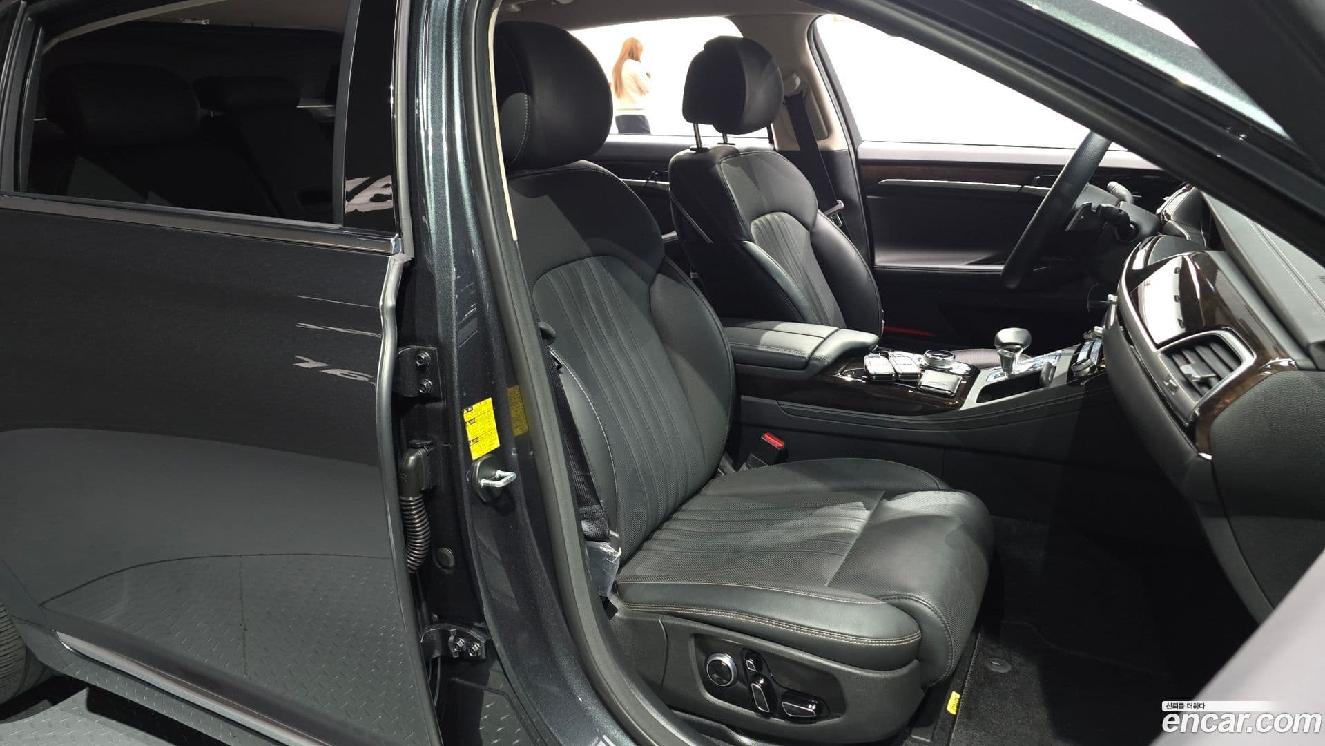 Main__Slider__Photo:G90 Genesis 2019.11-9