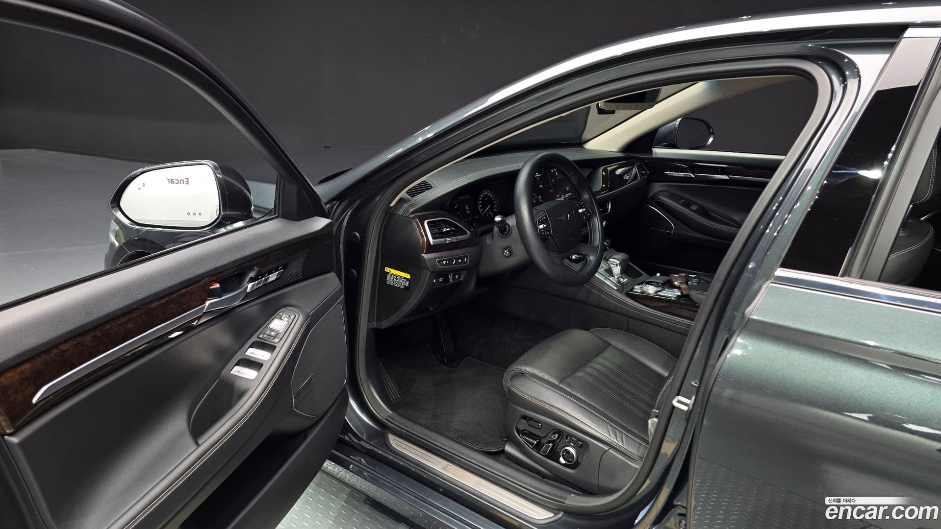 Main__Slider__Photo:G90 Genesis 2019.11-10