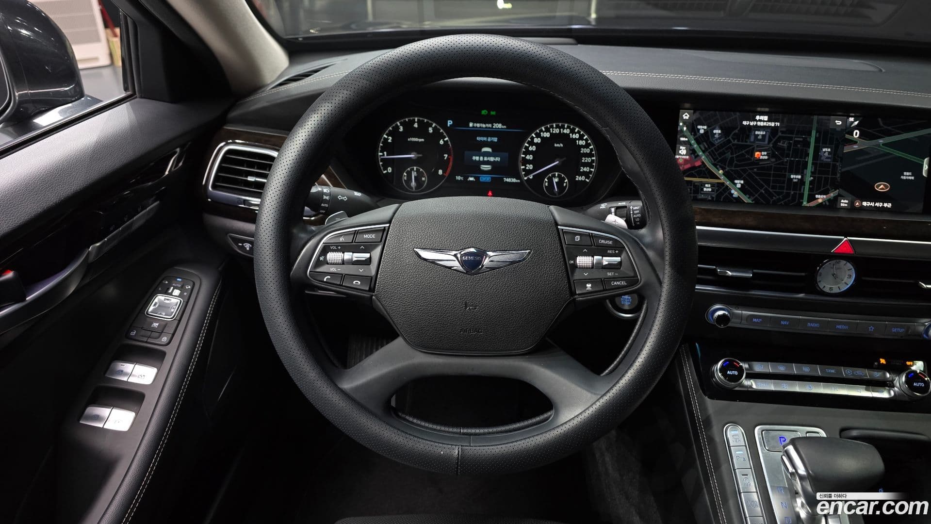 Main__Slider__Photo:G90 Genesis 2019.11-12