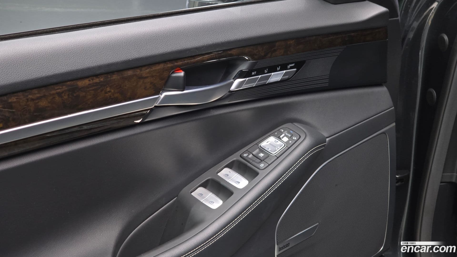 Main__Slider__Photo:G90 Genesis 2019.11-18