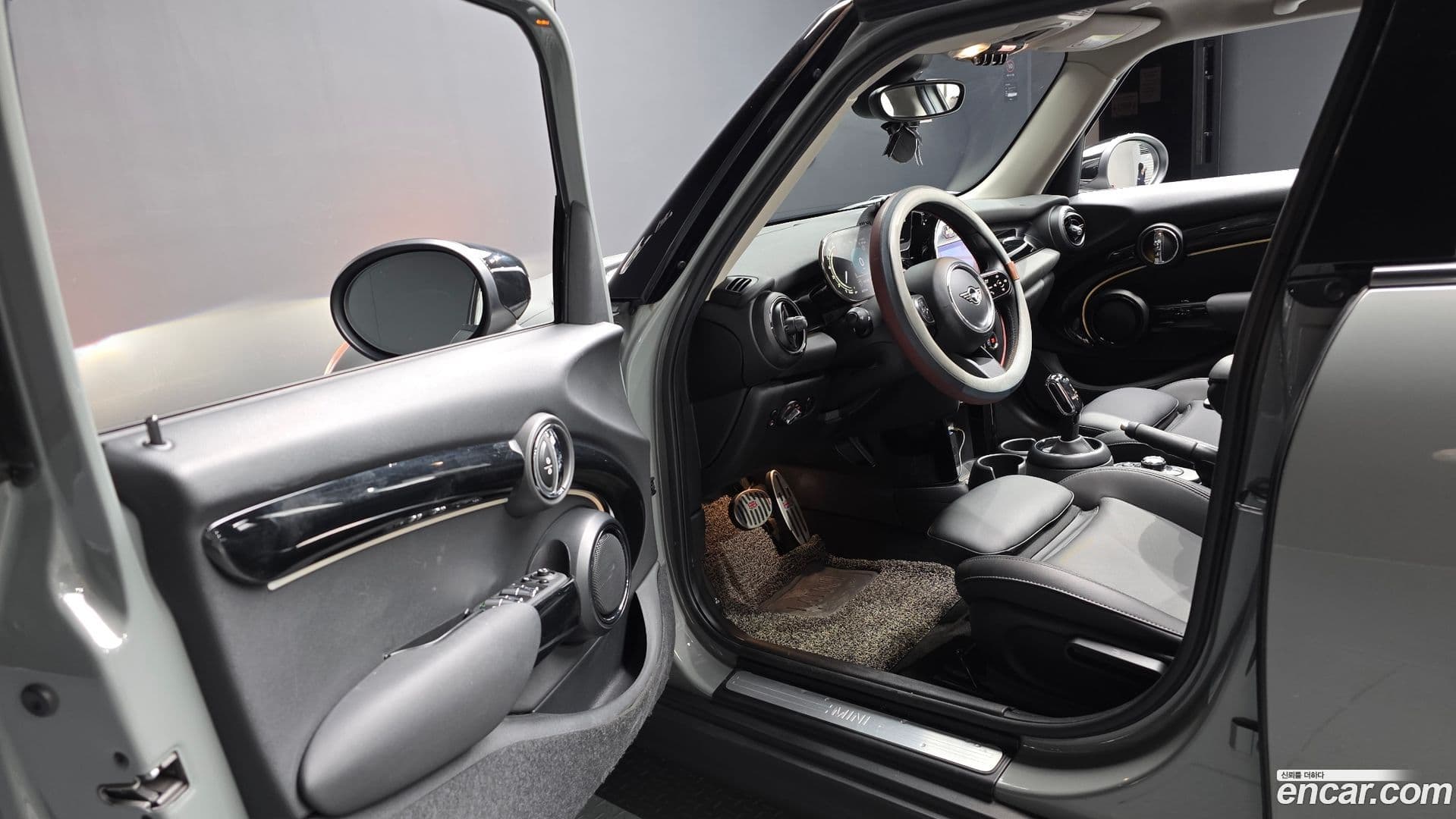 Main__Slider__Photo:Cooper Mini 2022.3-9