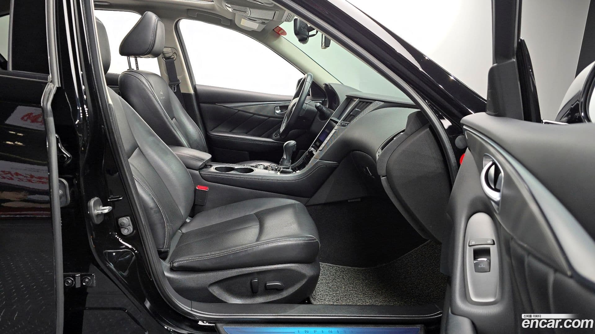 Main__Slider__Photo:Q50 Infiniti 2015.4-10