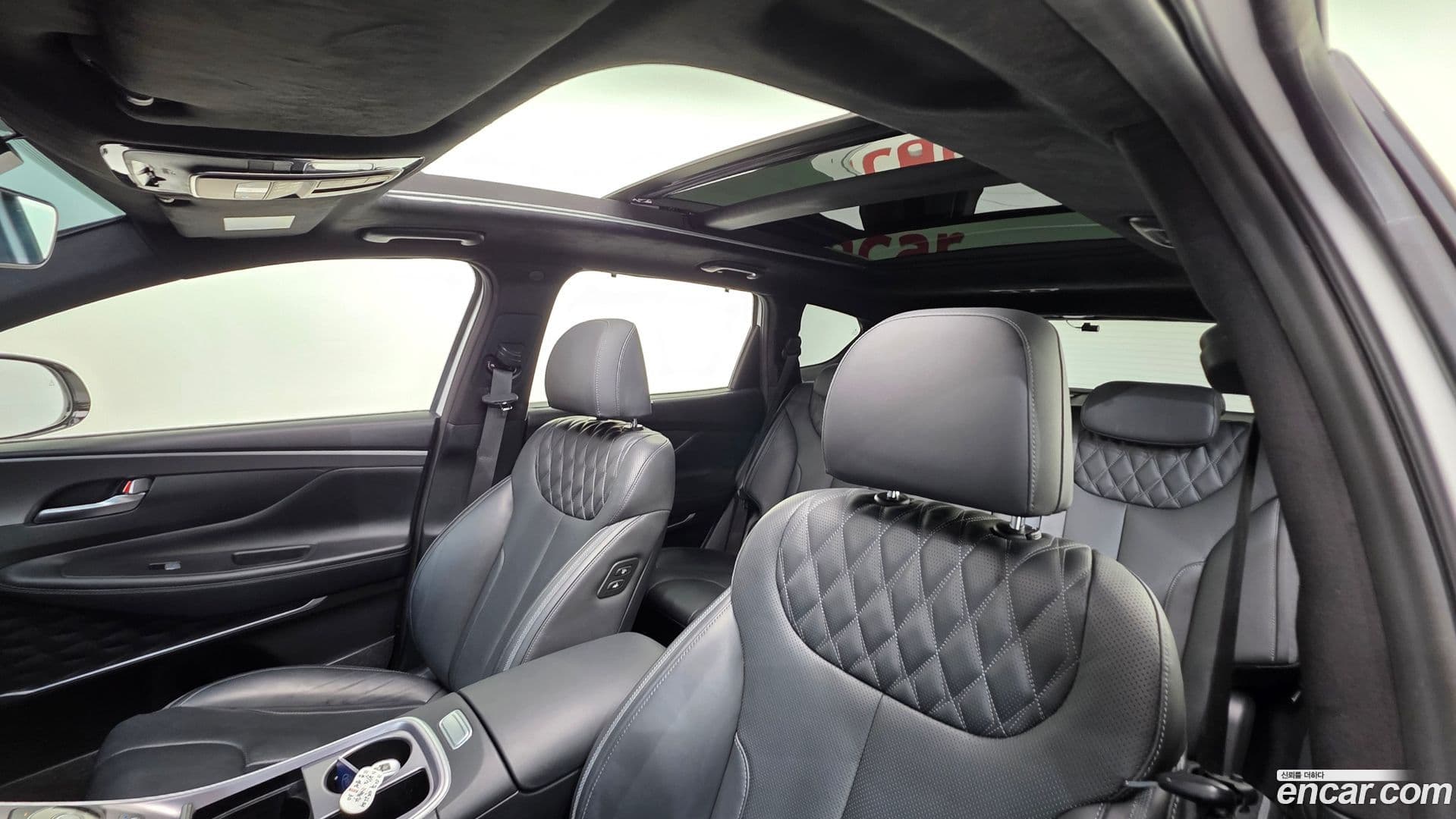 Main__Slider__Photo:Santafe Hyundai 2021.11-11