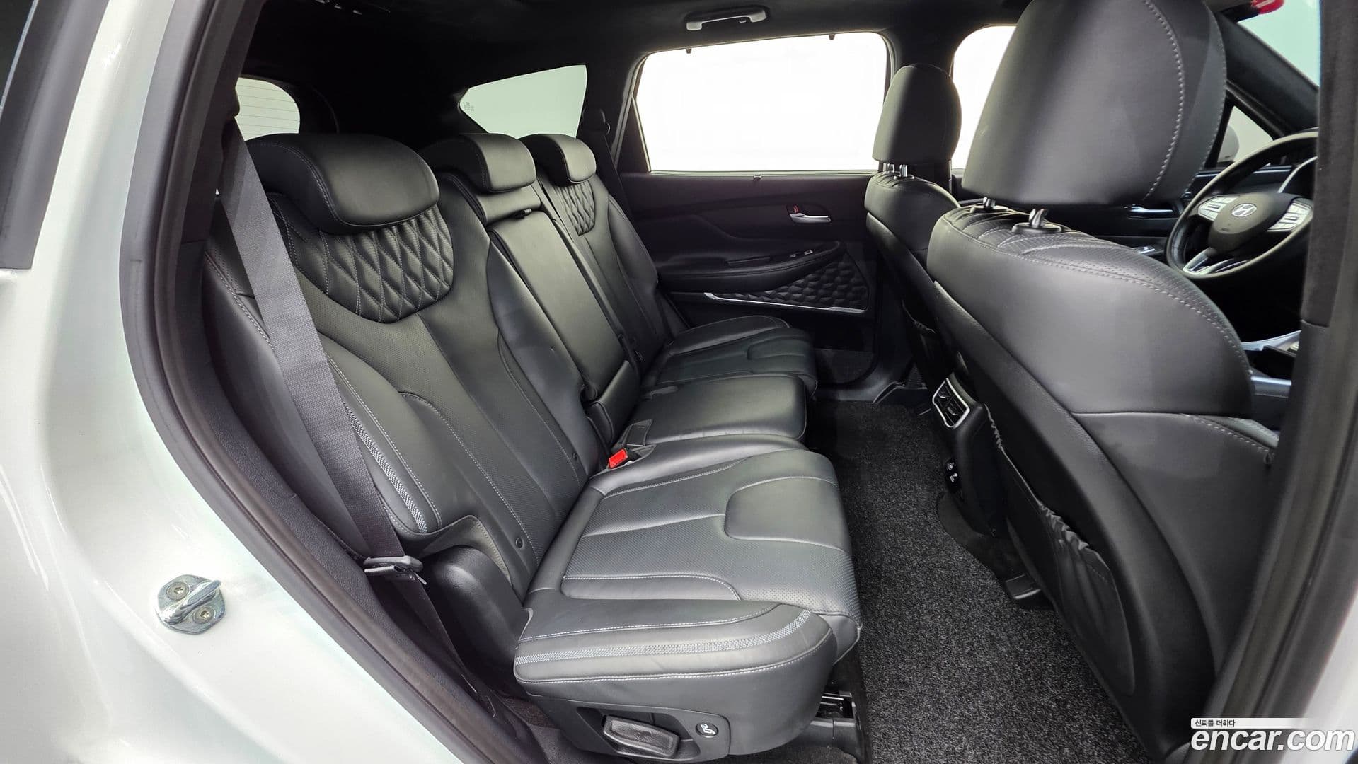 Main__Slider__Photo:Santafe Hyundai 2021.11-18