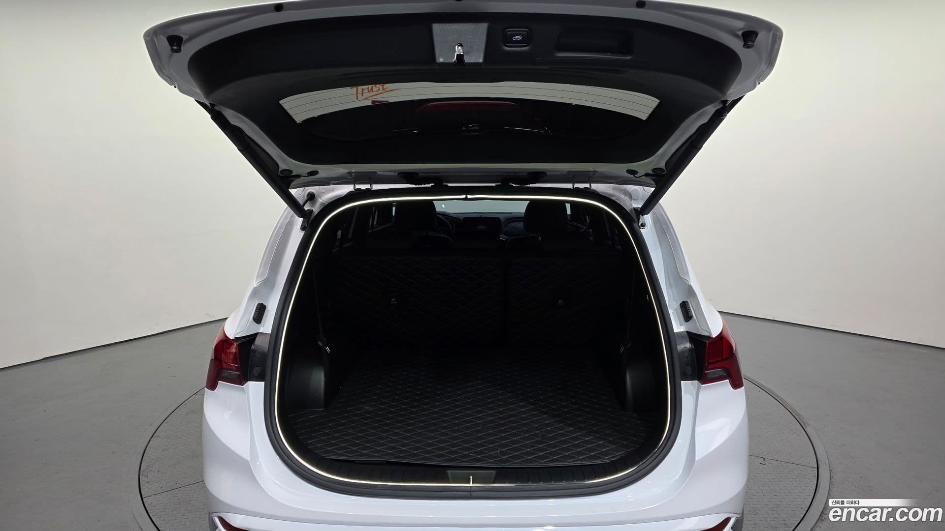 Main__Slider__Photo:Santafe Hyundai 2021.11-19