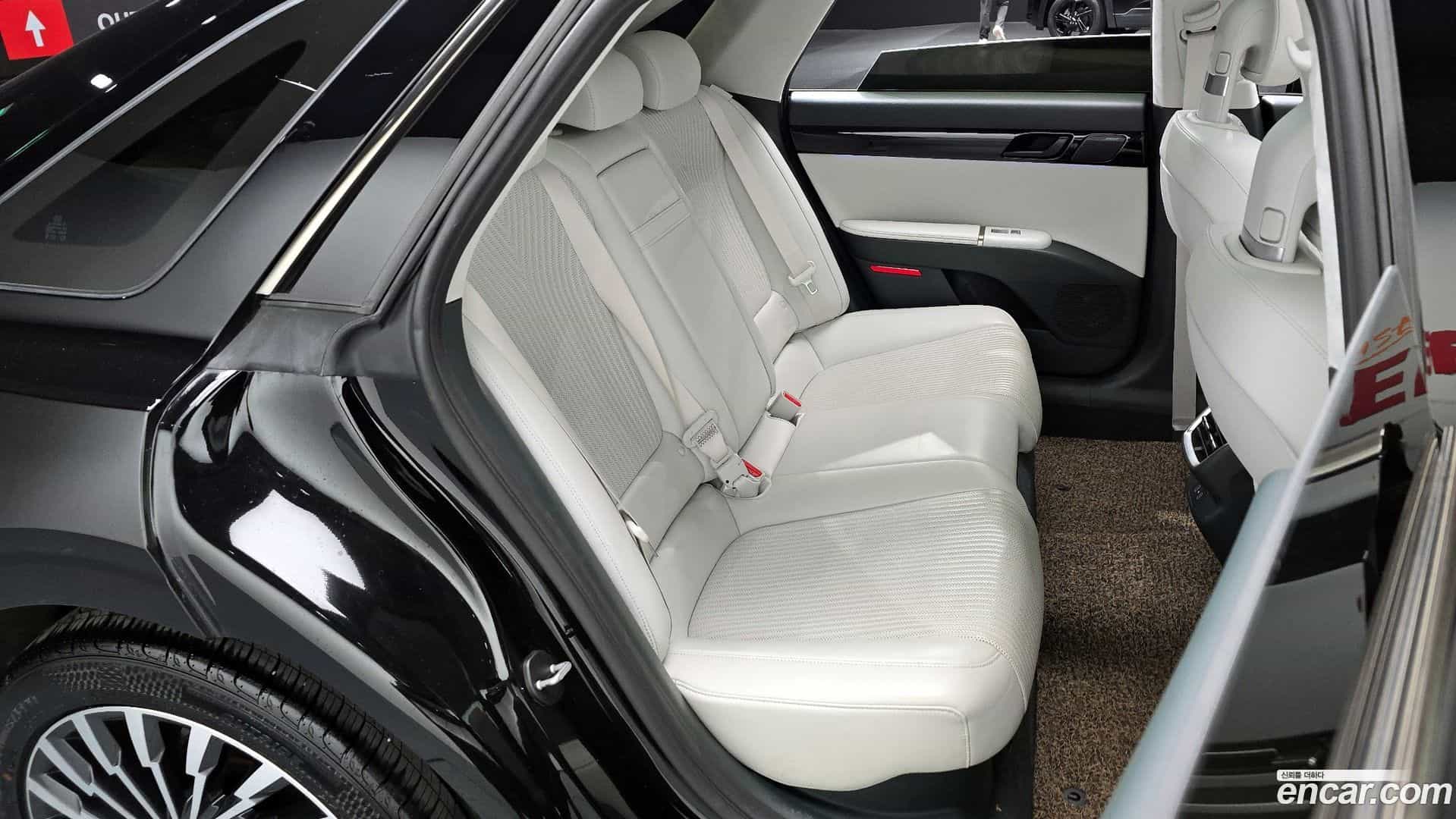 Grandeur Hyundai 2023.1-OPTION-016